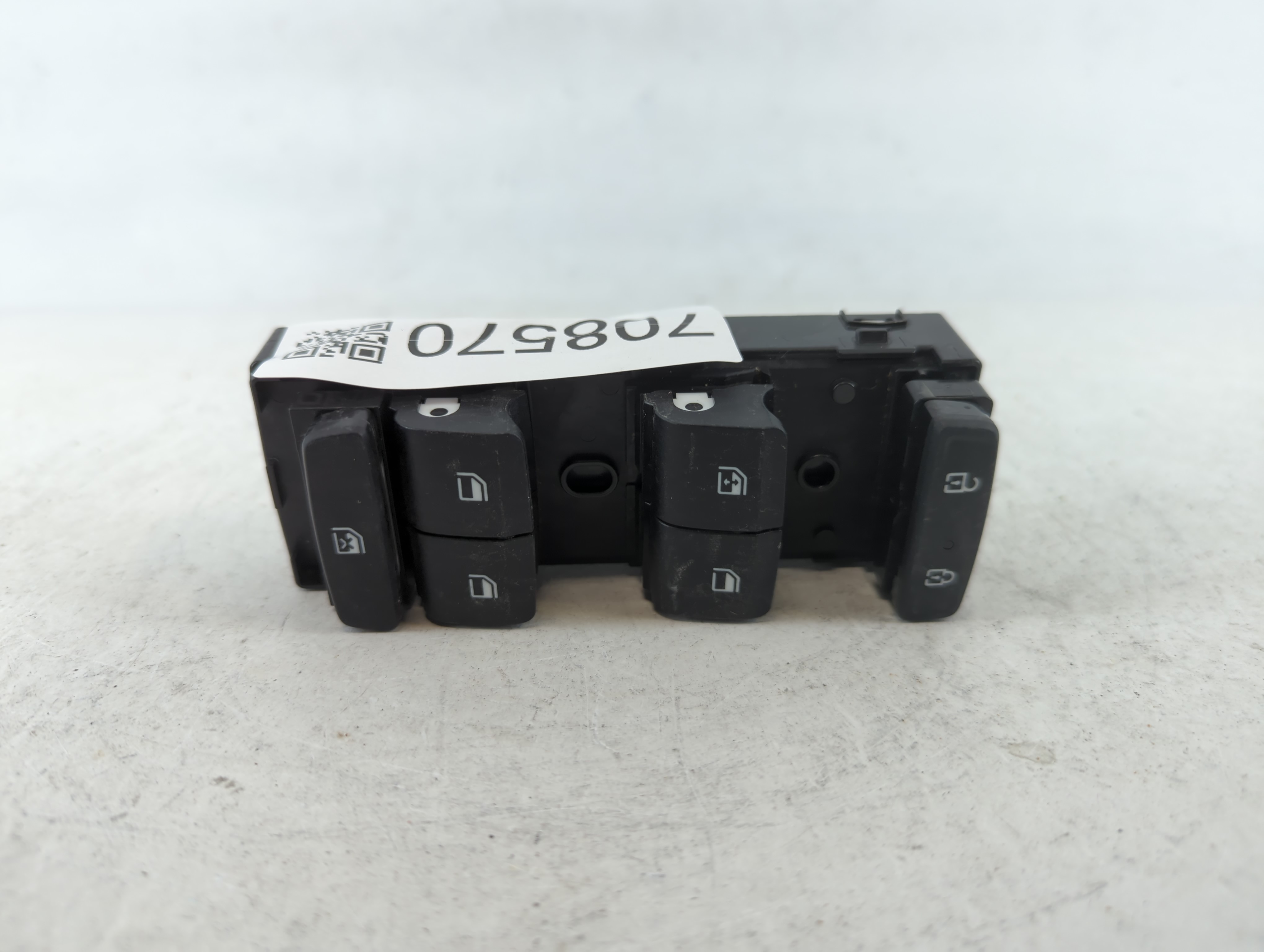 Picture of 2021-2022 Hyundai Elantra Driver Left Door Master Power Window Switch 708570