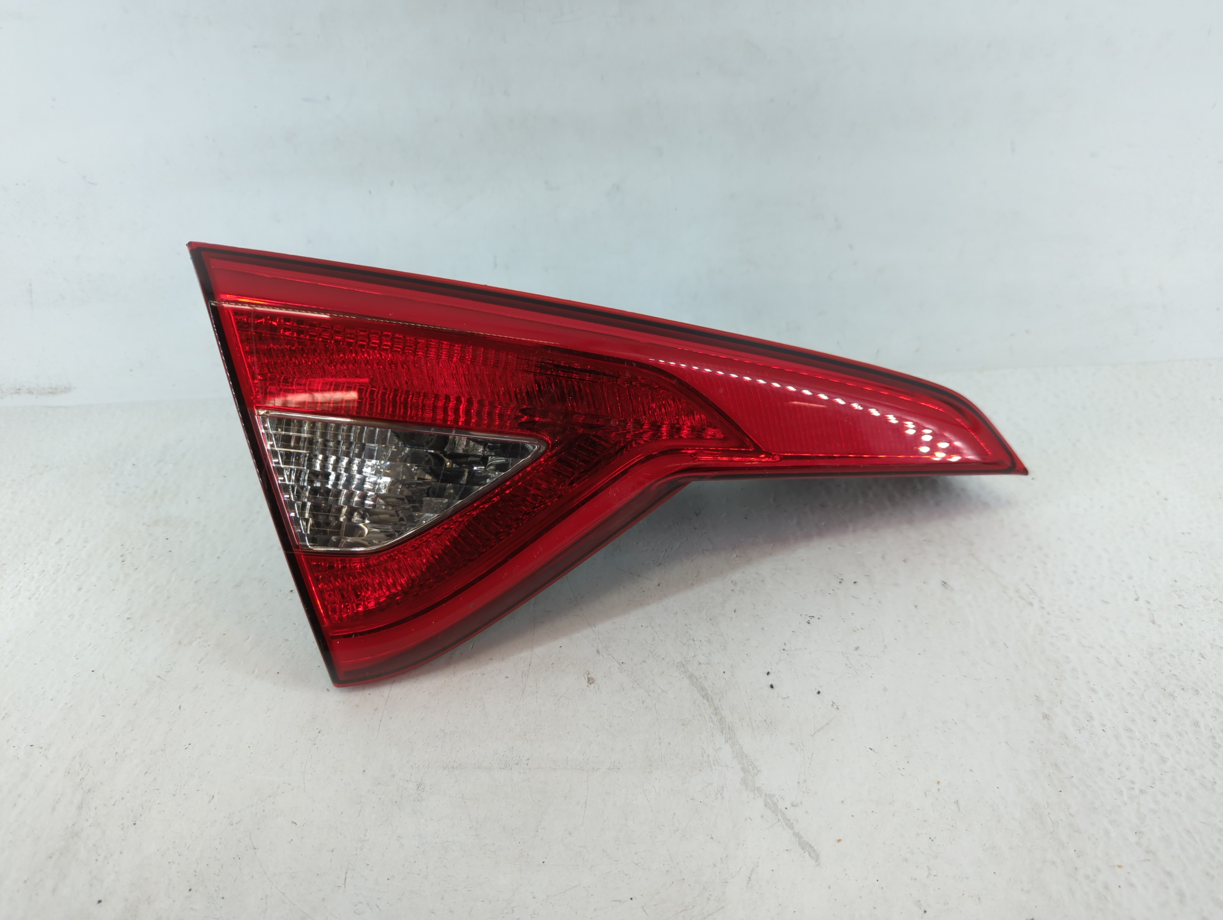 2015-2017 Hyundai Sonata Driver Left Side Tail Light Taillight Oem 708638 - Oemusedautoparts1.com
