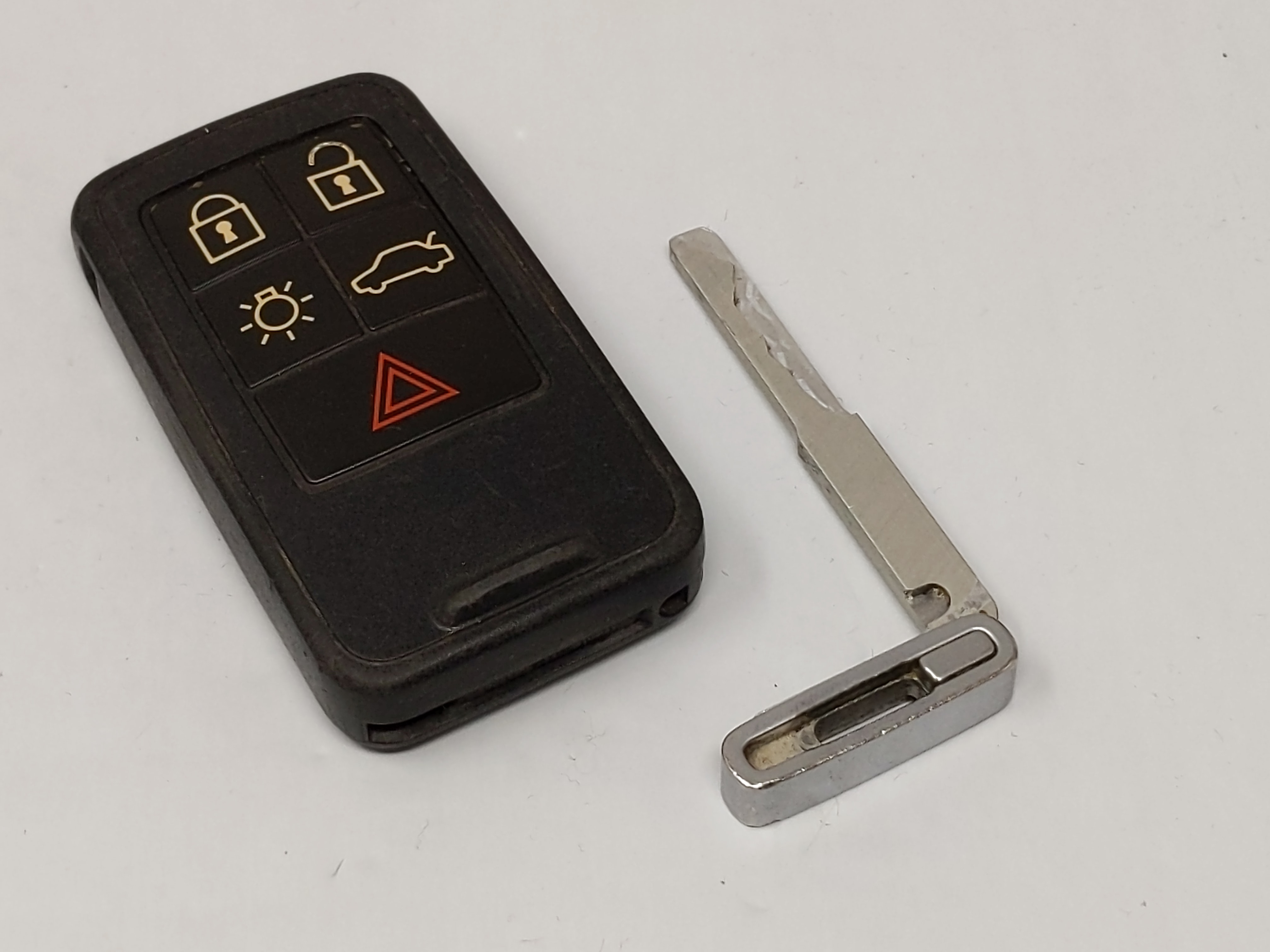 Volvo Keyless Entry Remote Kr55wk49264 5wk49264 30659607 5 Buttons 70881 - Oemusedautoparts1.com