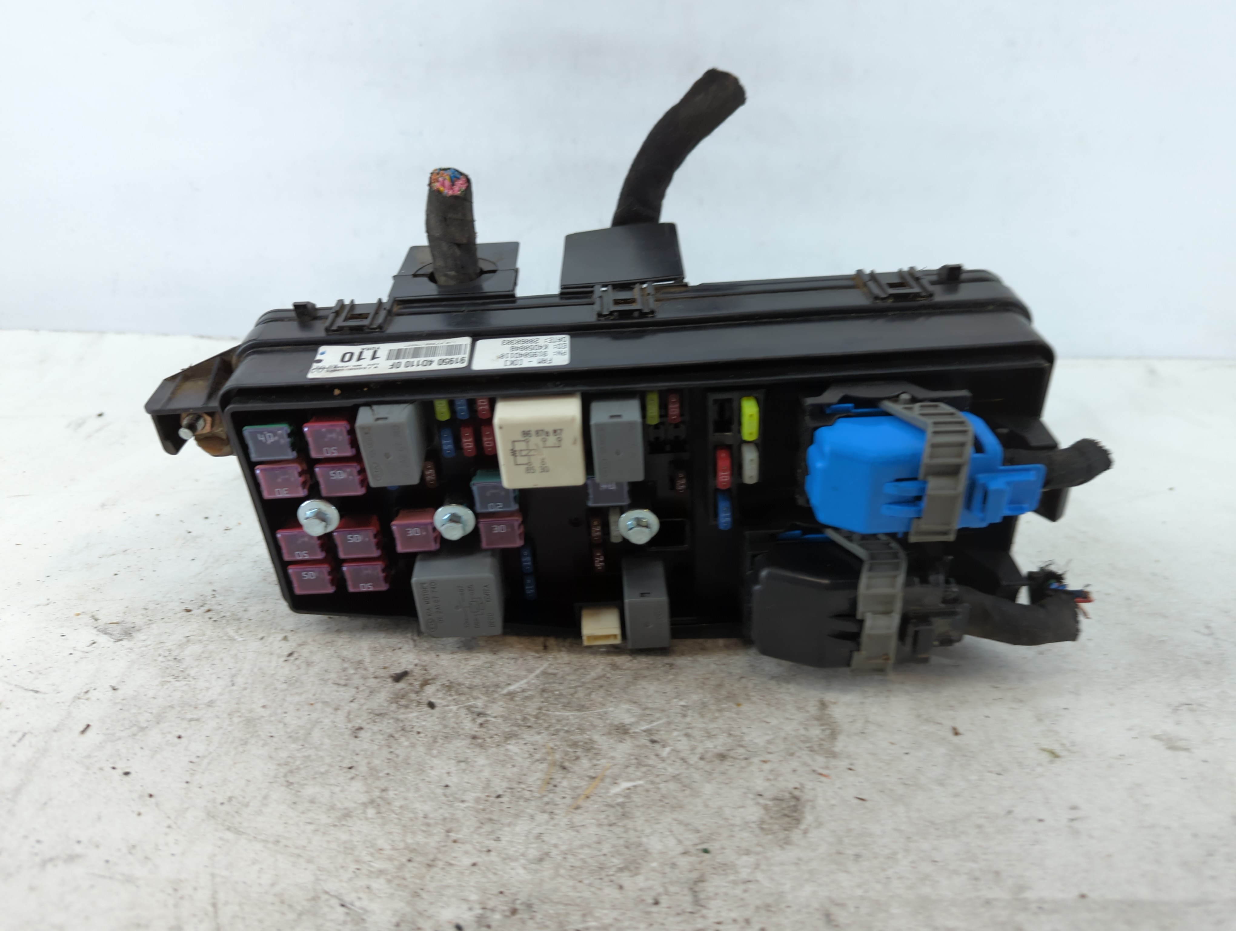 Picture of 2008-2010 Hyundai Sonata Fusebox Fuse Box Relay Module 709047