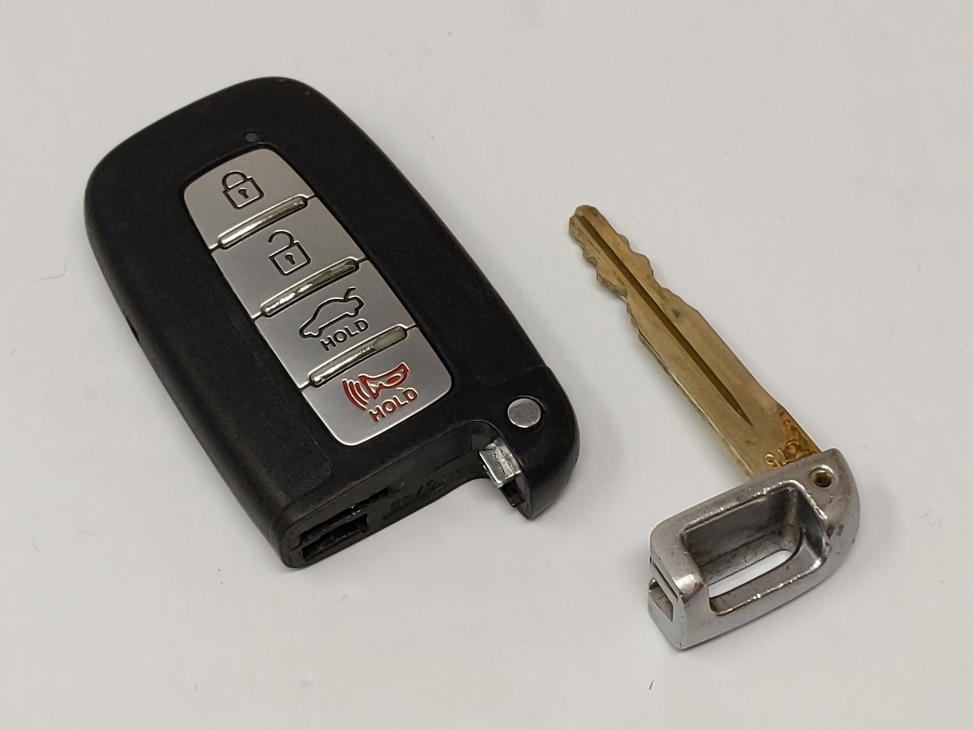 Hyundai Keyless Entry Remote Fob Sy5hmfna04 4 Buttons 71050 - Oemusedautoparts1.com