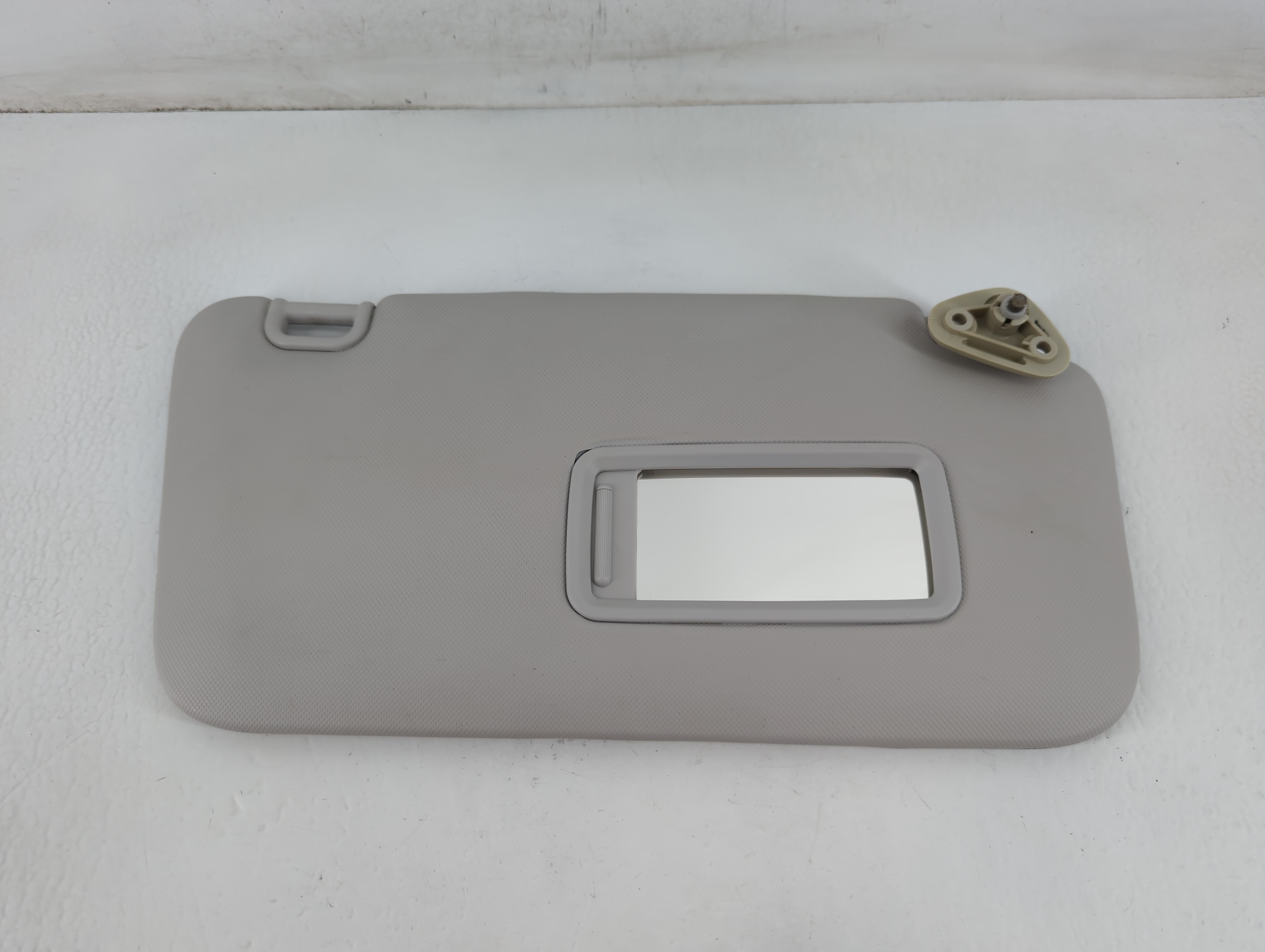 2012 Subaru Forester Passenger Sun Visor Mirror Right Sunvisor Grey 711282 - Oemusedautoparts1.com