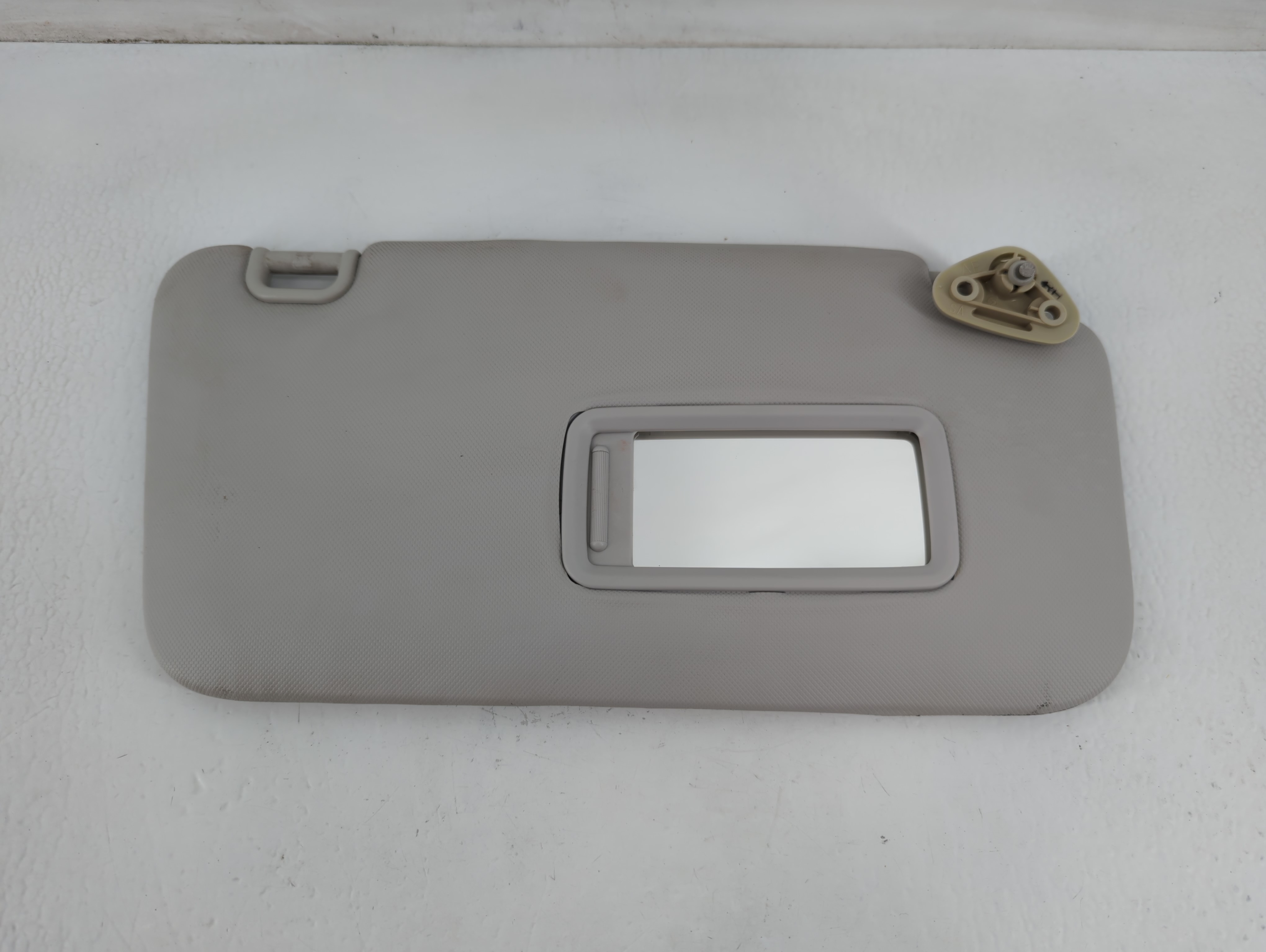 2009 Subaru Forester Passenger Sun Visor Mirror Right Sunvisor Grey 711327 - Oemusedautoparts1.com