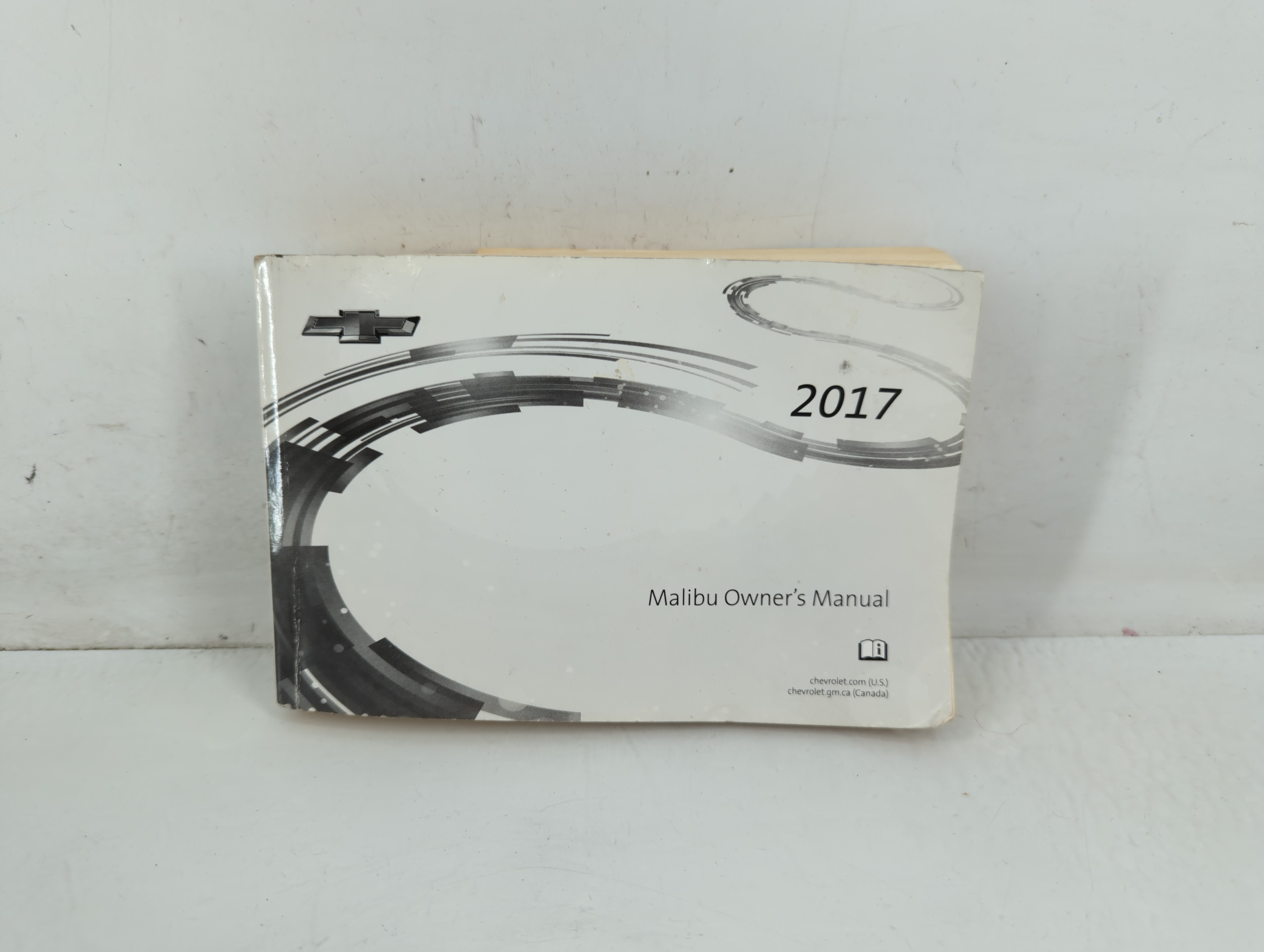 2017 Chevrolet Malibu Owners Manual Book Guide 711425 - Oemusedautoparts1.com