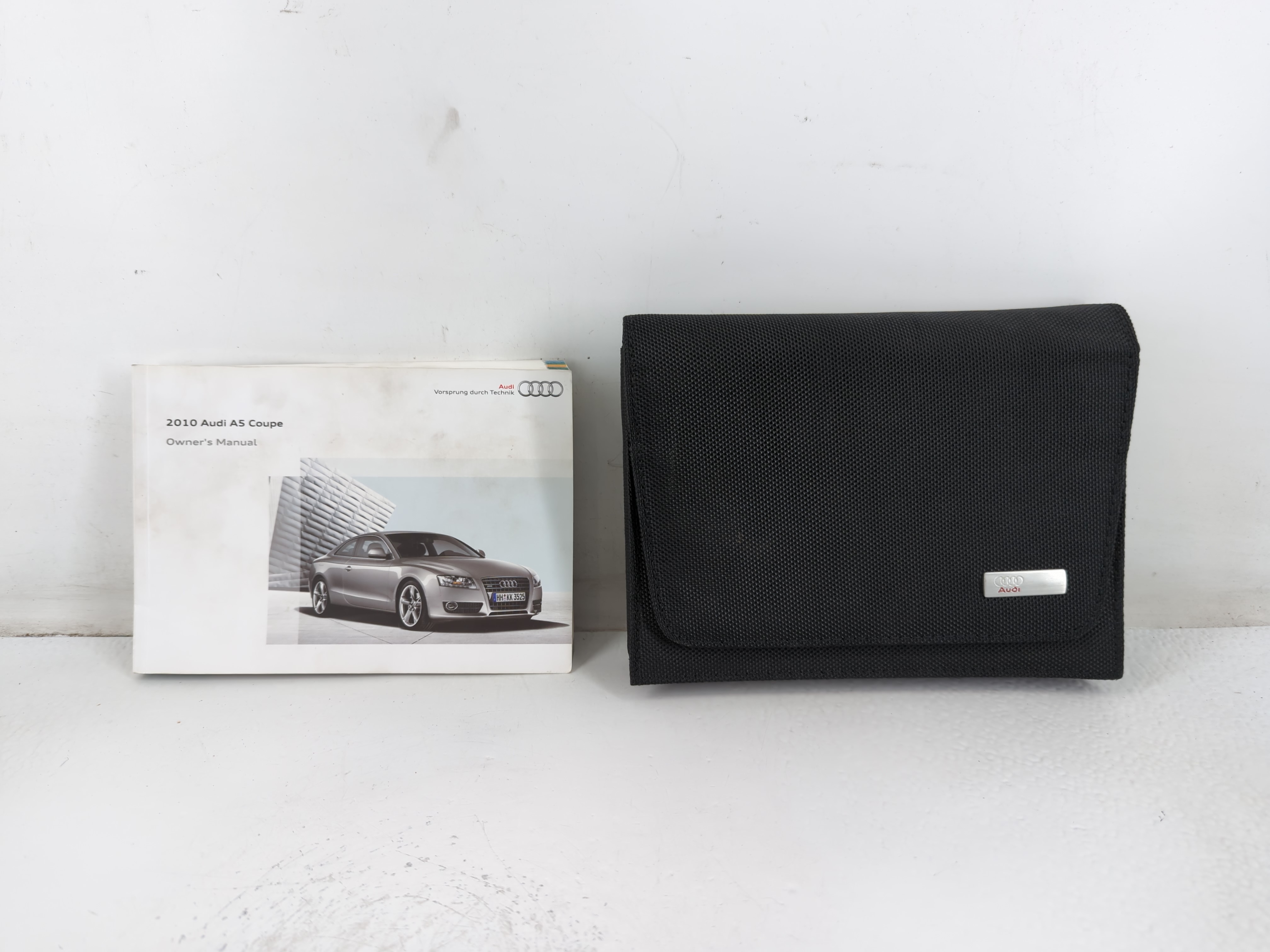 Picture of 2010 Audi A5 Owners Manual Book Guide 711636