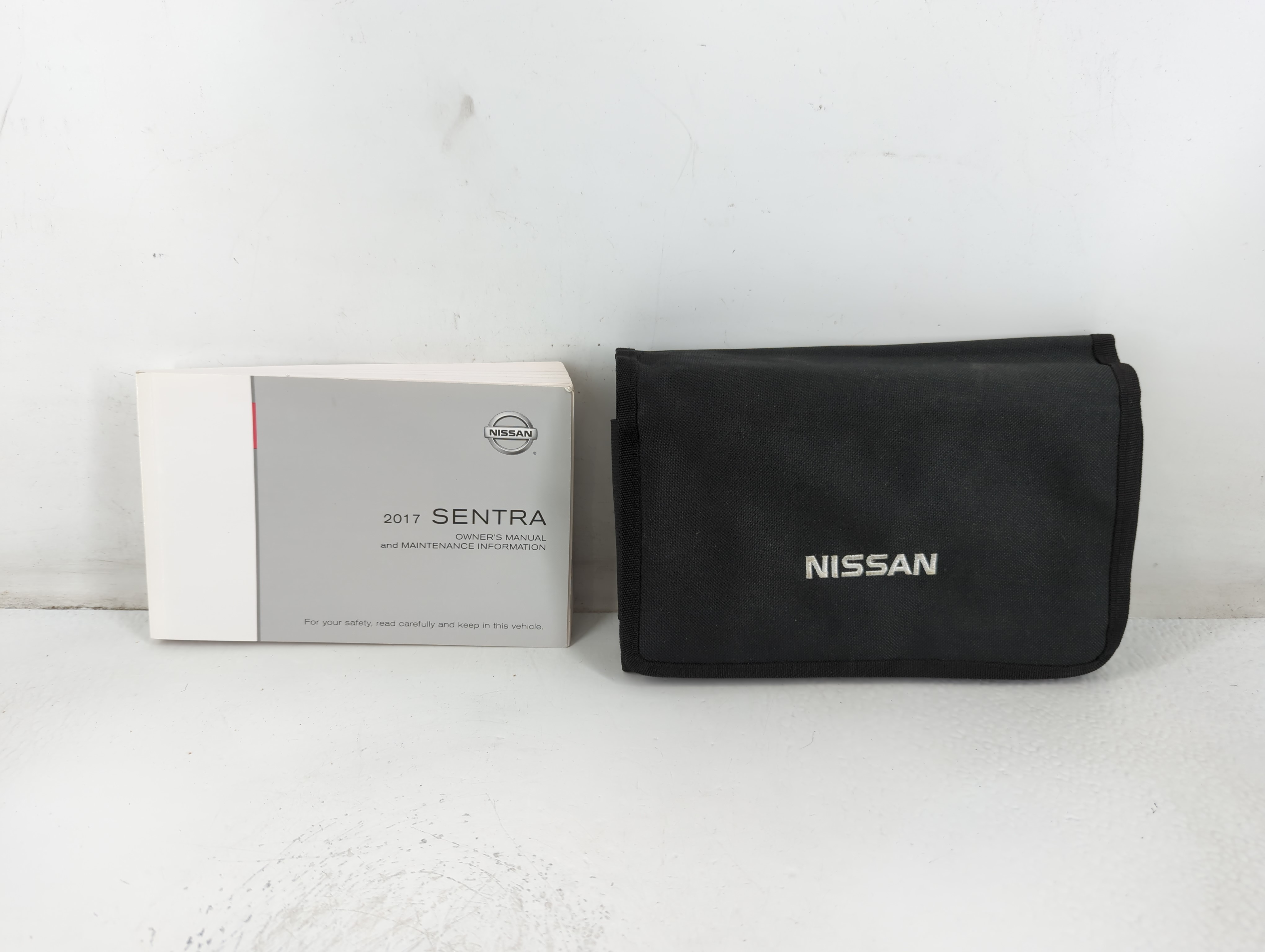 Picture of 2017 Nissan Sentra Owners Manual Book Guide 711637