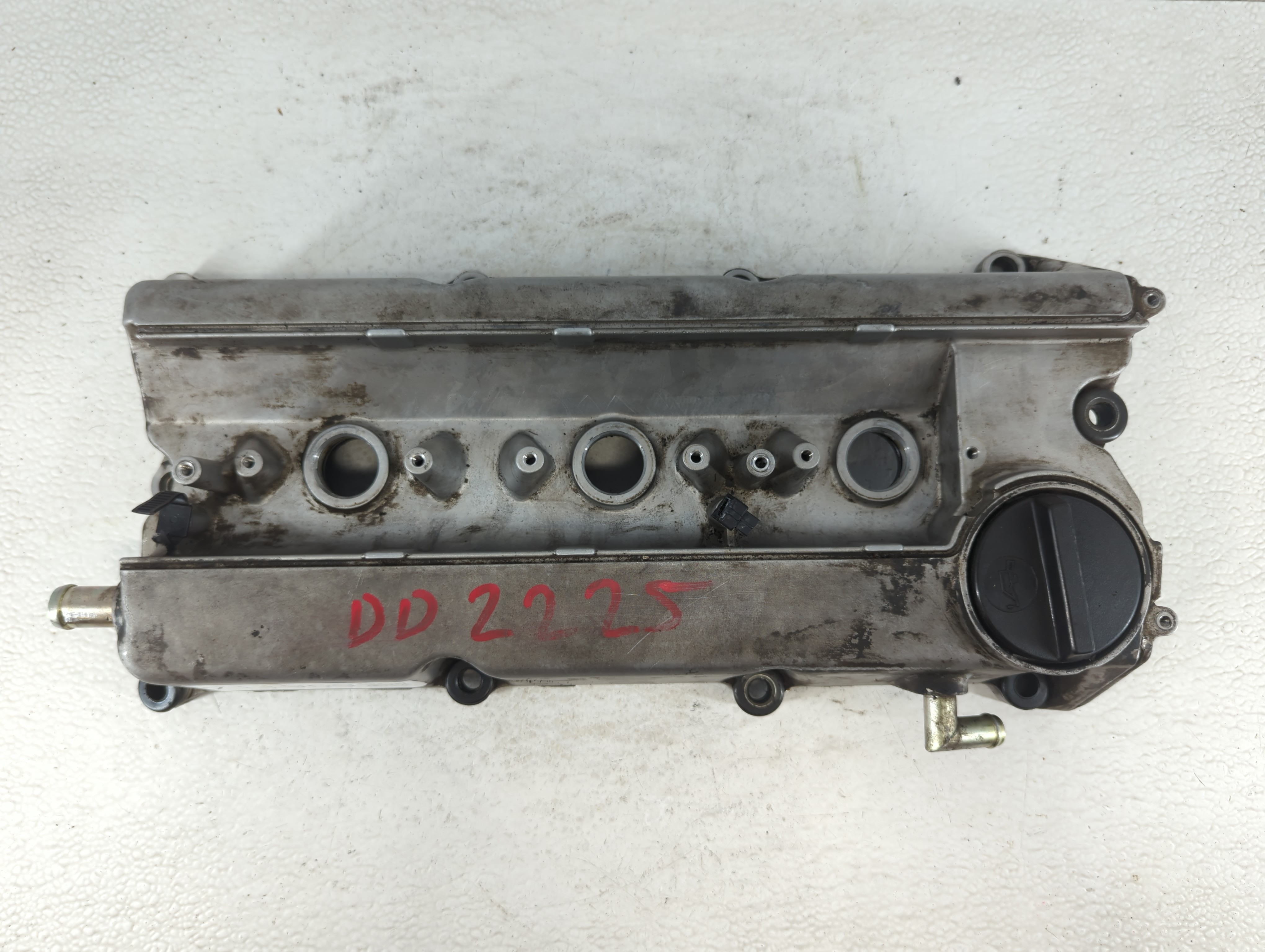 Picture of 1996 Nissan Maxima Passenger Right Cylinder Head Valve Cover 711959