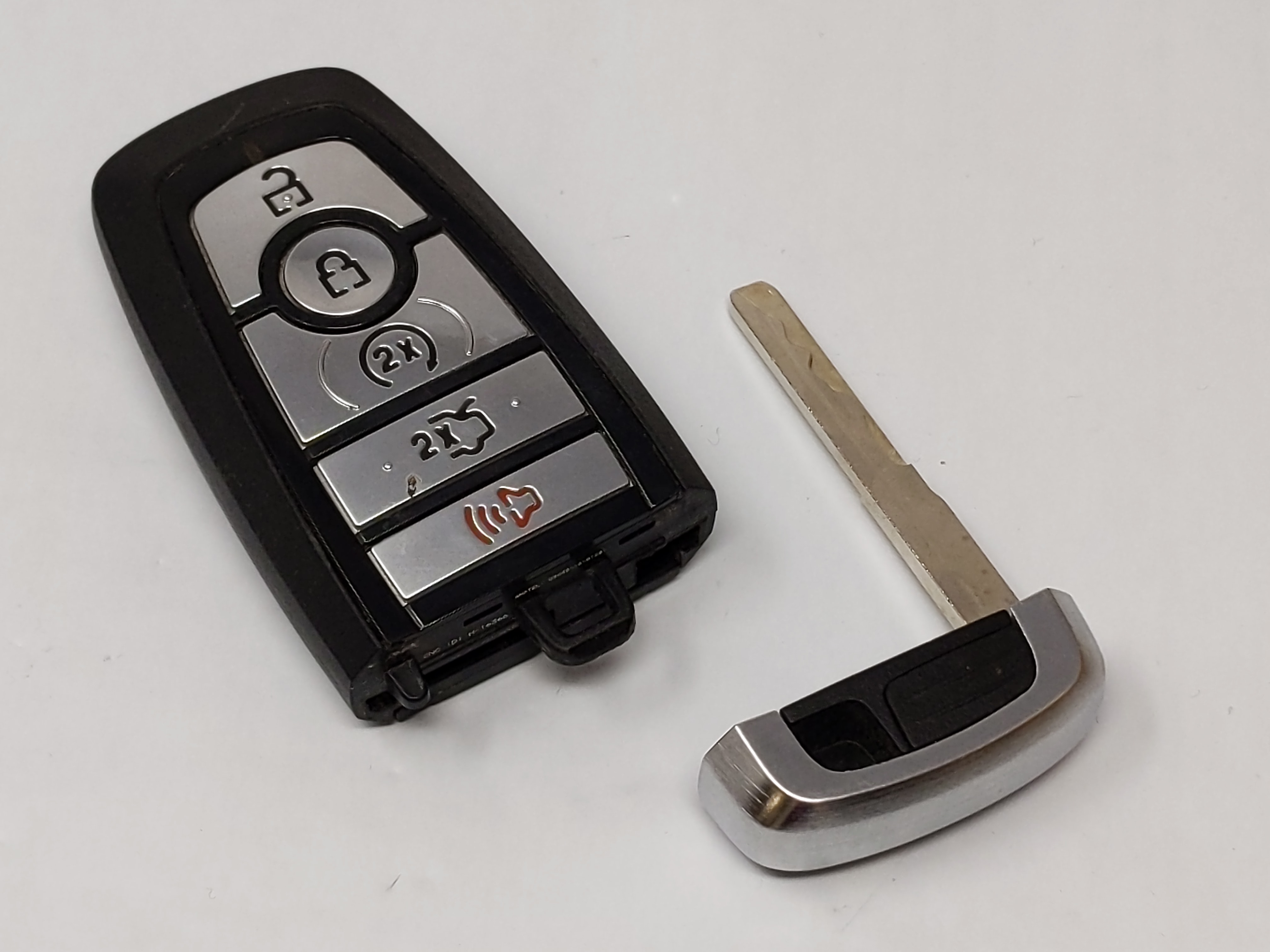 Picture of Ford Mustang Keyless Entry Remote M3n-A2c931426 Jr3t-15k601-Bd 5 Buttons 71206