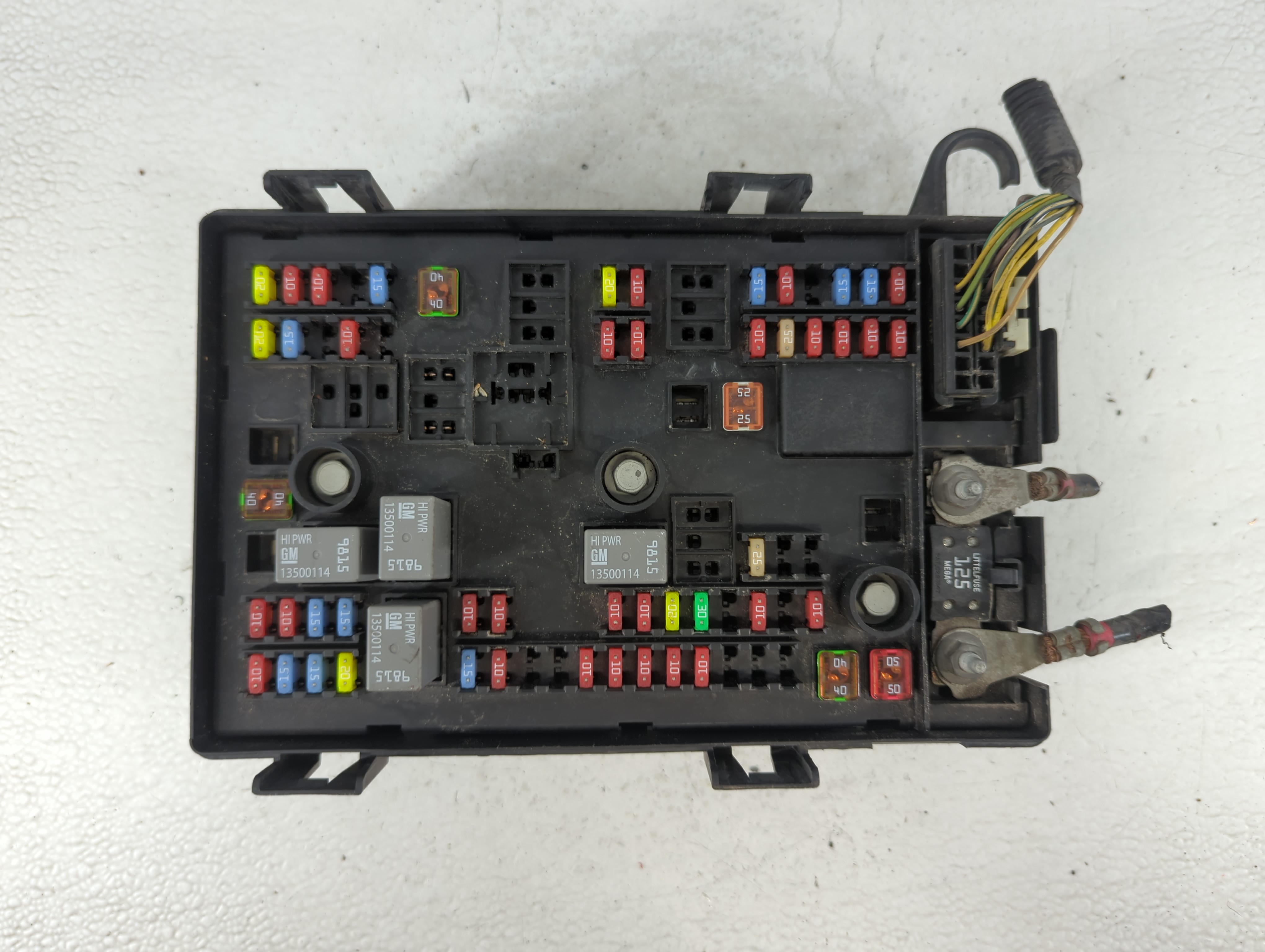Picture of 2018-2020 Chevrolet Express 2500 Fusebox Fuse Box Relay Module 713236