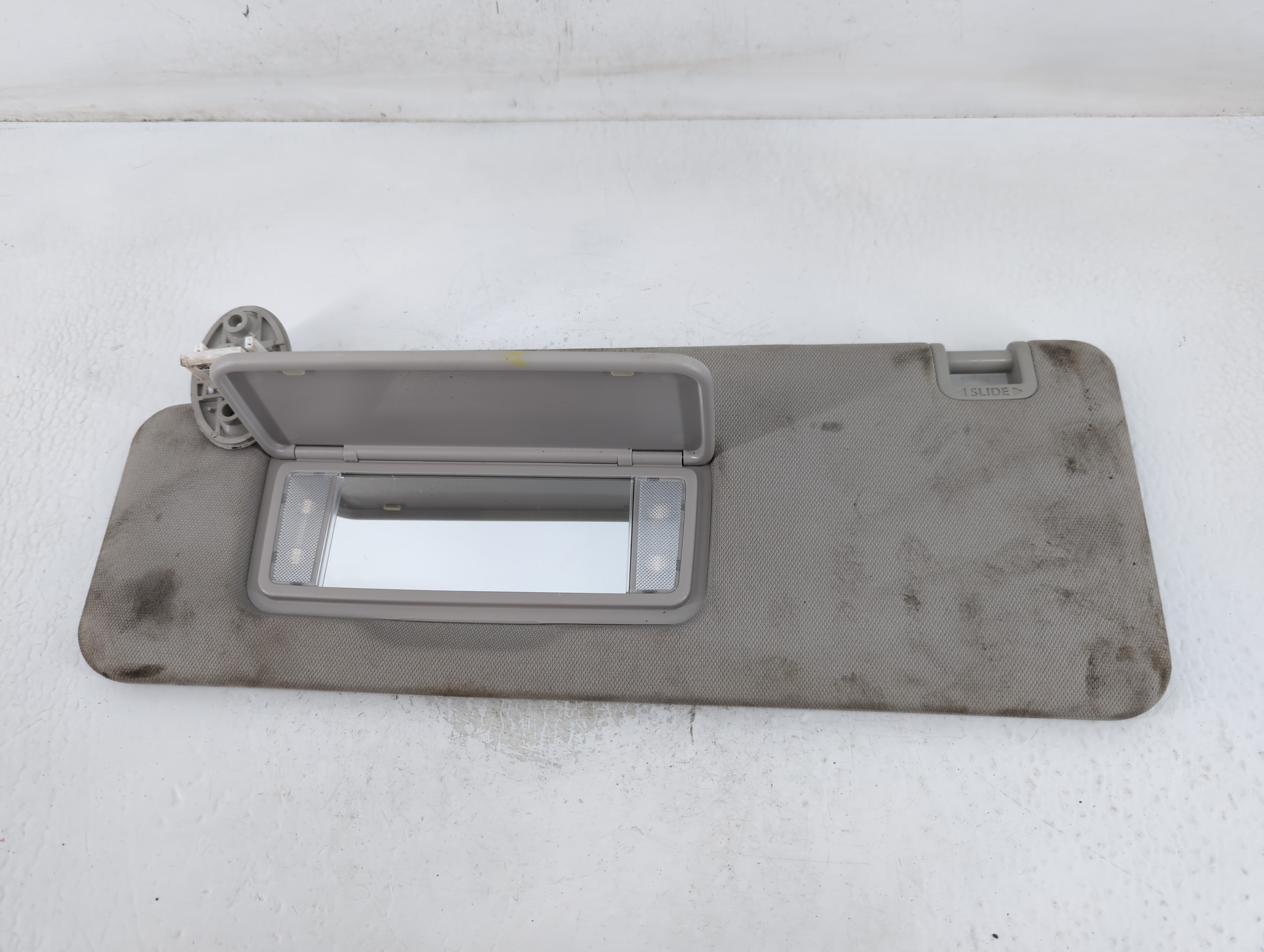 2021-2022 Toyota Sienna Driver Sun Visor Mirror Left Sunvisor Grey 713549 - Oemusedautoparts1.com
