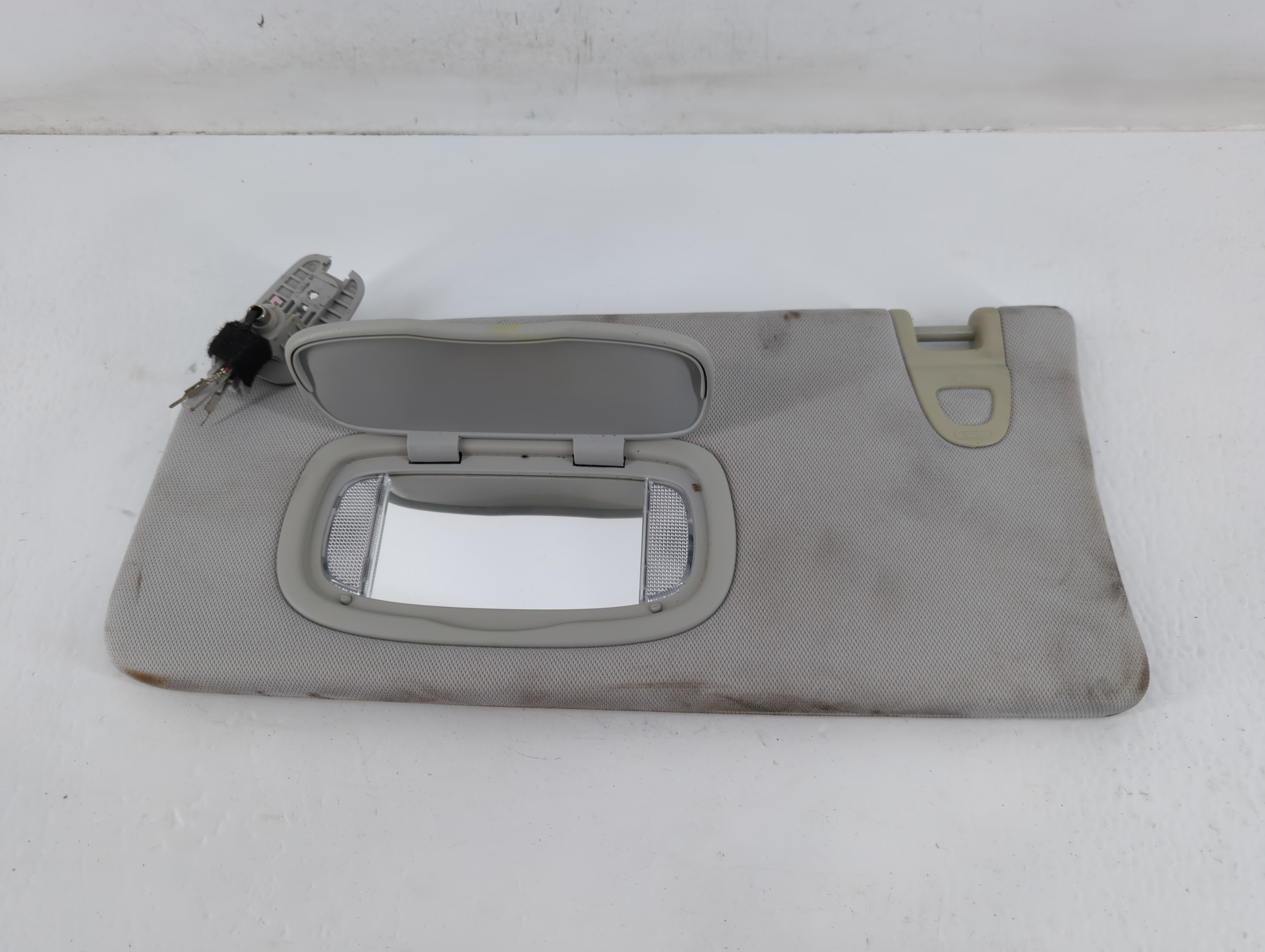 2018 Jeep Compass Passenger Sun Visor Mirror Right Sunvisor Grey 713622 - Oemusedautoparts1.com