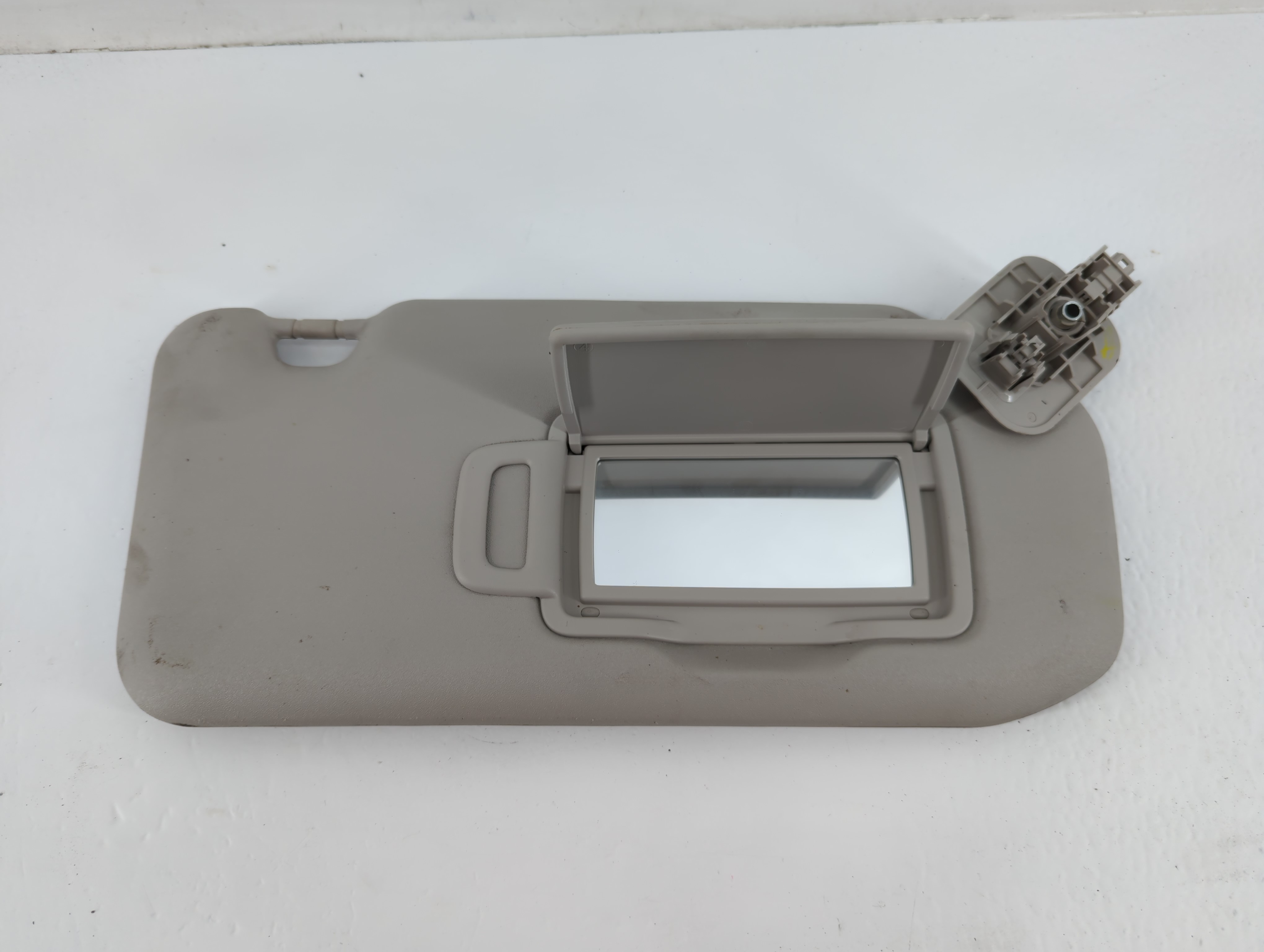 Picture of 2020-2022 Nissan Sentra Passenger Sun Visor Mirror Right Sunvisor Grey 713842