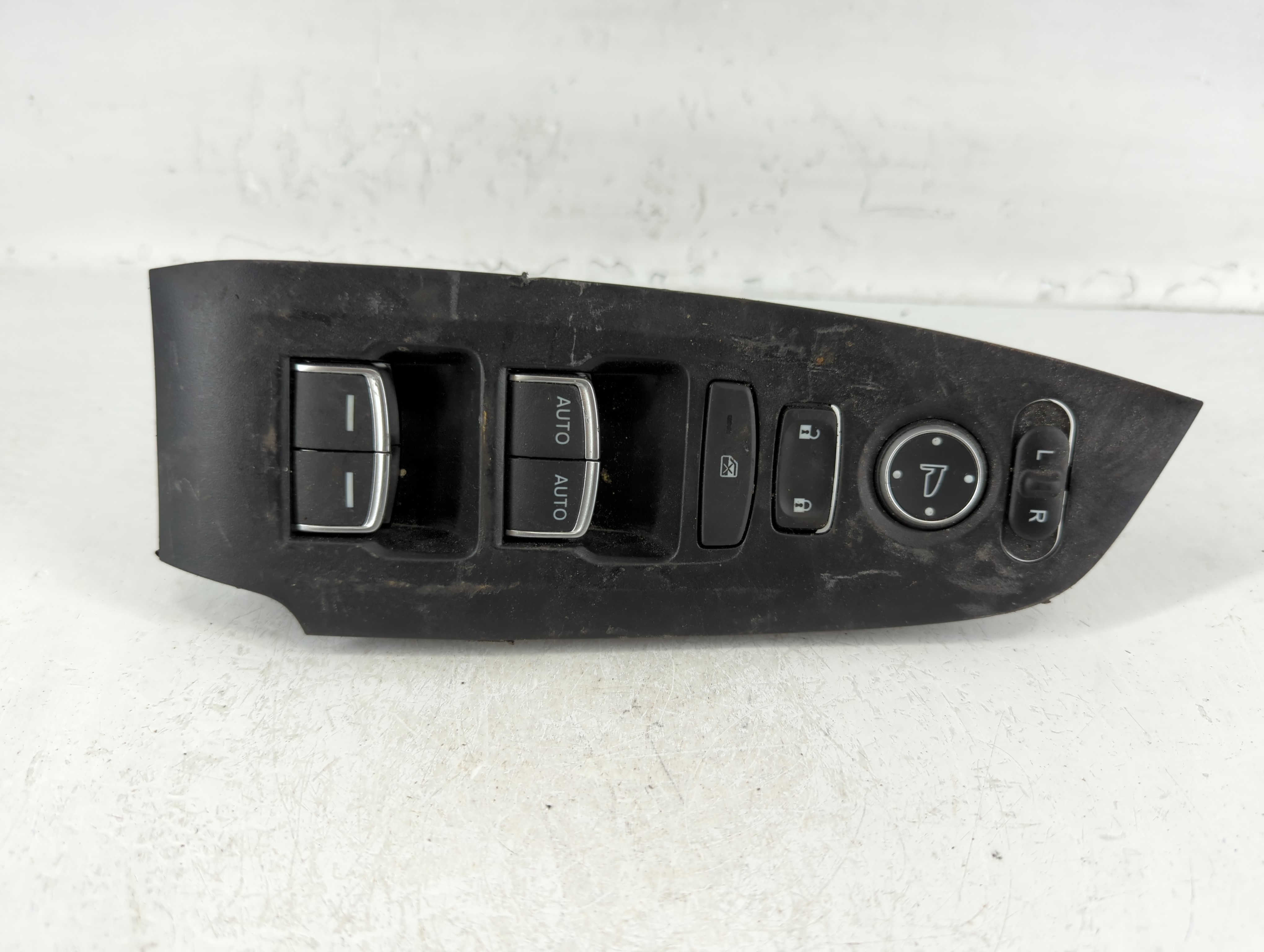 Picture of 2018-2022 Honda Accord Driver Left Door Master Power Window Switch M64590 715601