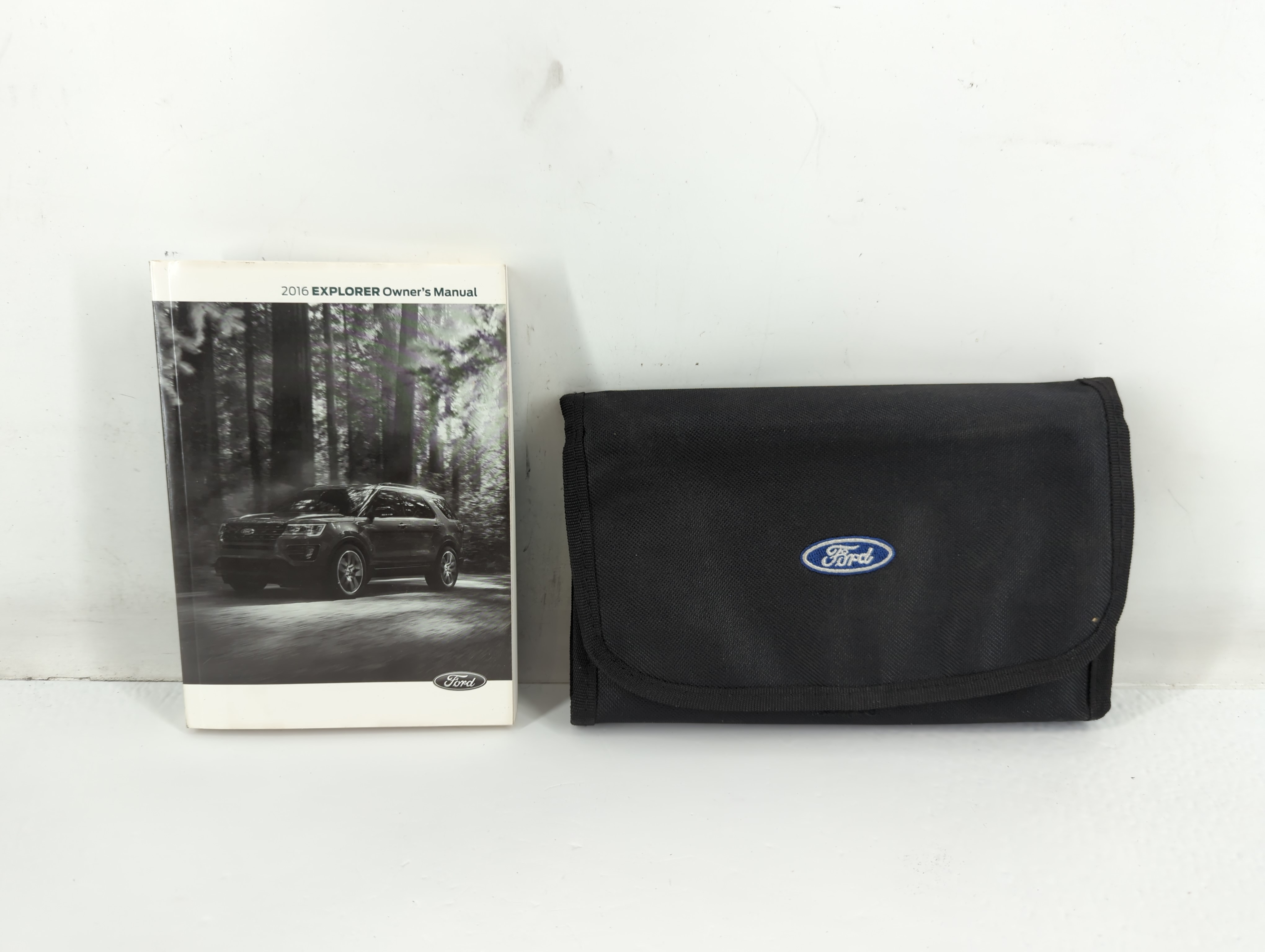 Picture of 2016 Ford Explorer Owners Manual Book Guide 716313