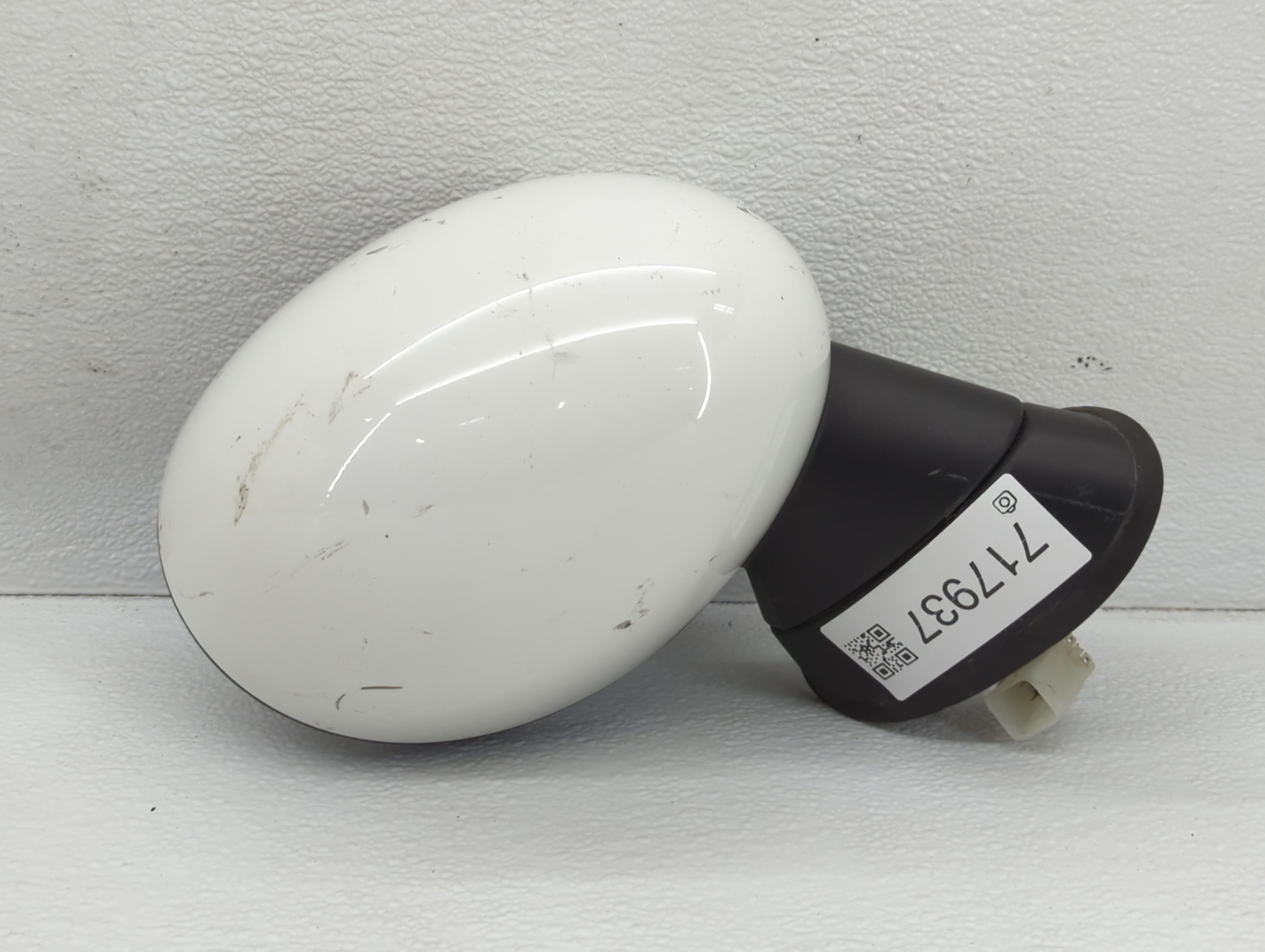 2015 Mini Cooper Passenger Right Side View Manual Door Mirror White 717937 - Oemusedautoparts1.com