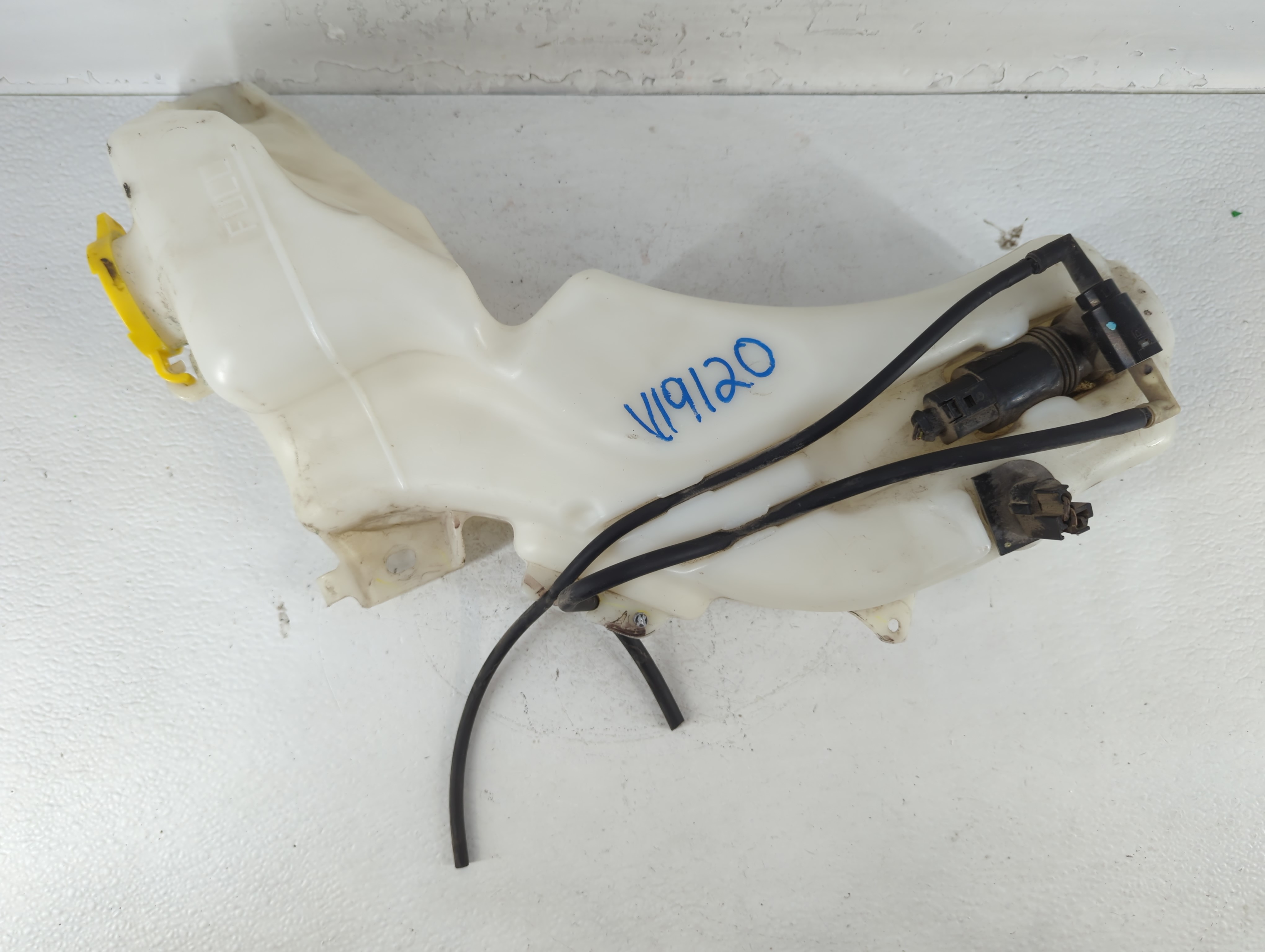2017 Dodge Journey Windshield Washer Fluid Reservoir Bottle Oem 718156 - Oemusedautoparts1.com