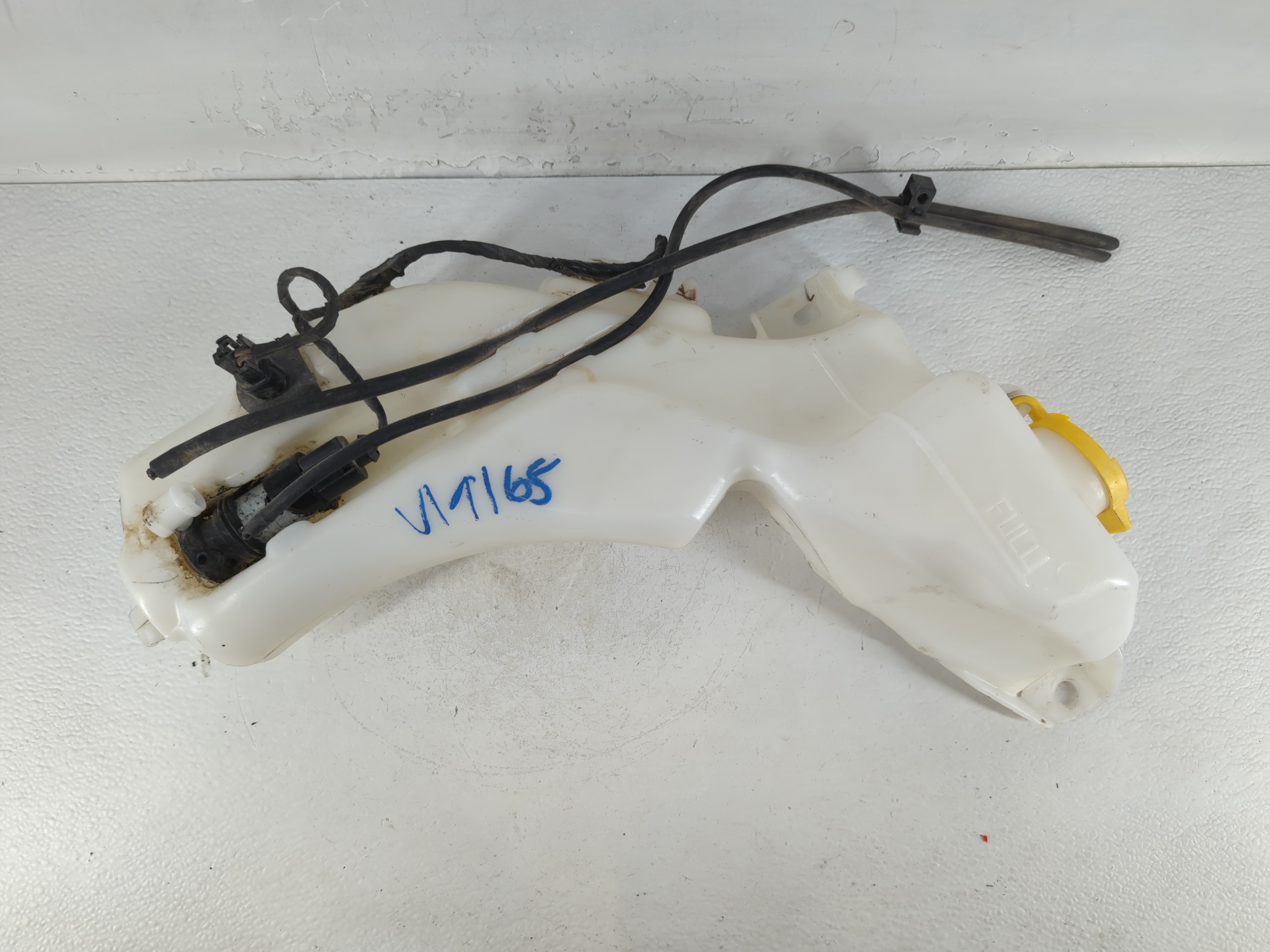 2015 Dodge Journey Windshield Washer Fluid Reservoir Bottle Oem 718240 - Oemusedautoparts1.com