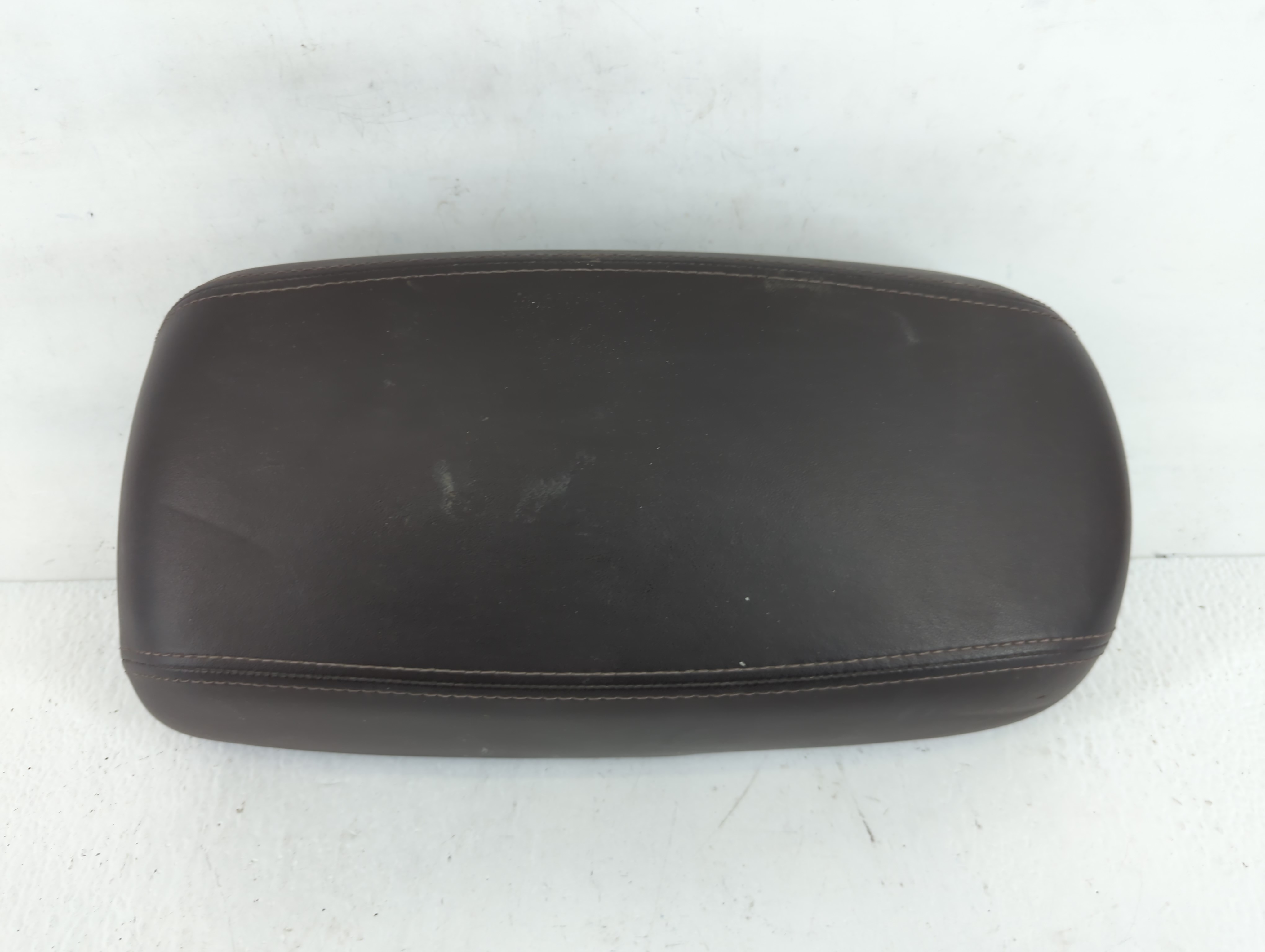 Picture of 2013 Hyundai Tucson Center Console Armrest Cover Lid Black 718247