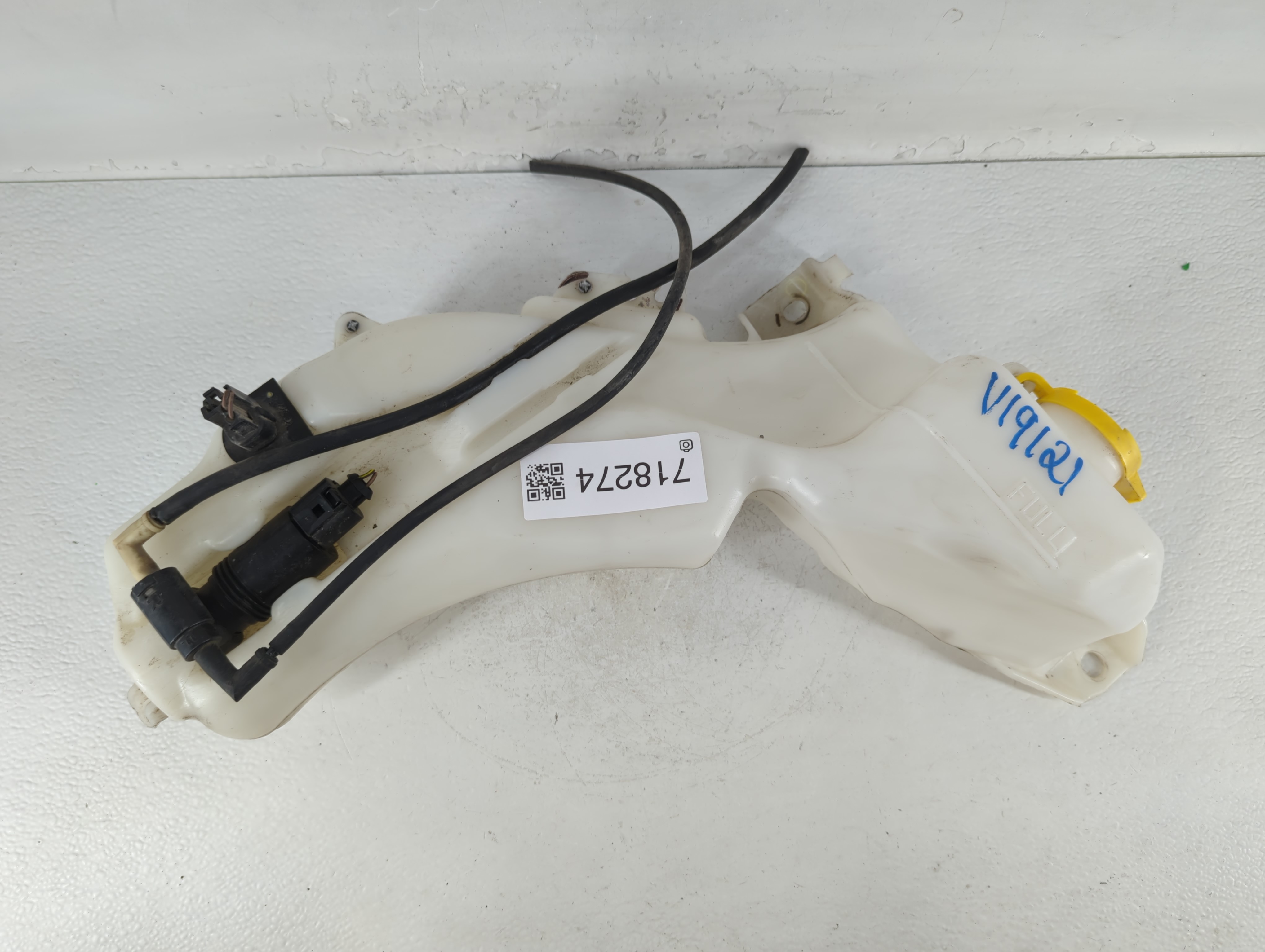 Picture of 2016 Dodge Journey Windshield Washer Fluid Reservoir Bottle Oem 718274
