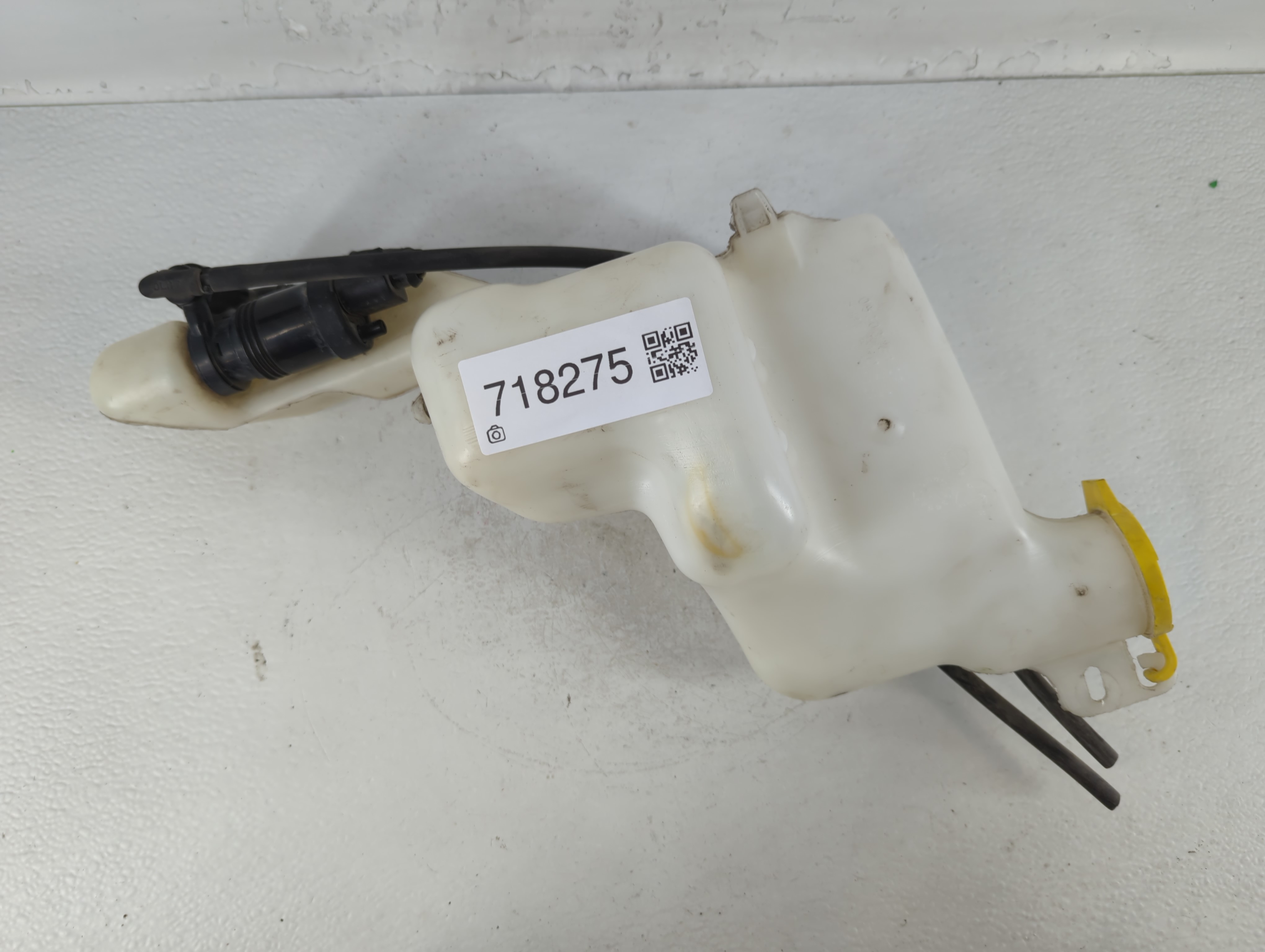 2007-2017 Jeep Patriot Windshield Washer Fluid Reservoir Bottle Oem 718275 - Oemusedautoparts1.com