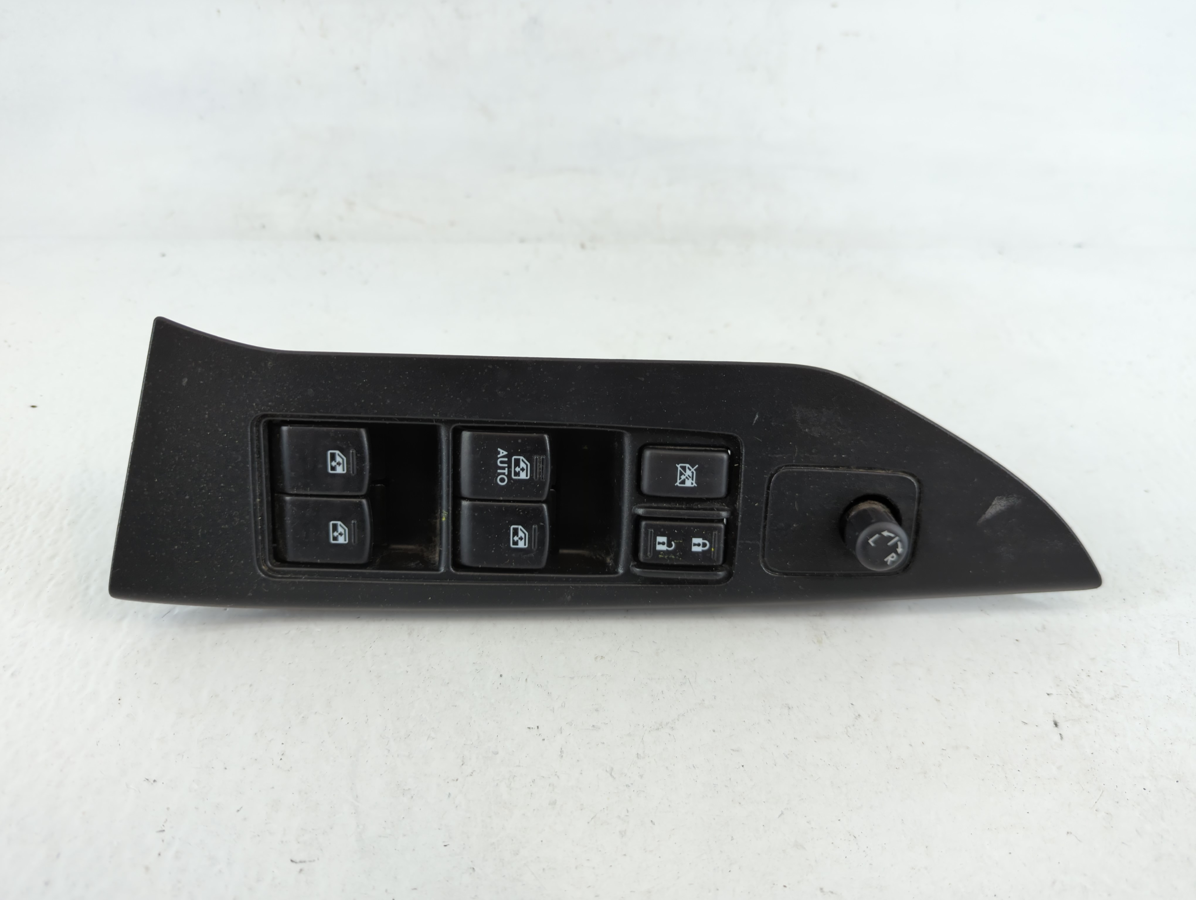 Picture of 2015 Subaru Forester Driver Left Door Master Power Window Switch 718683