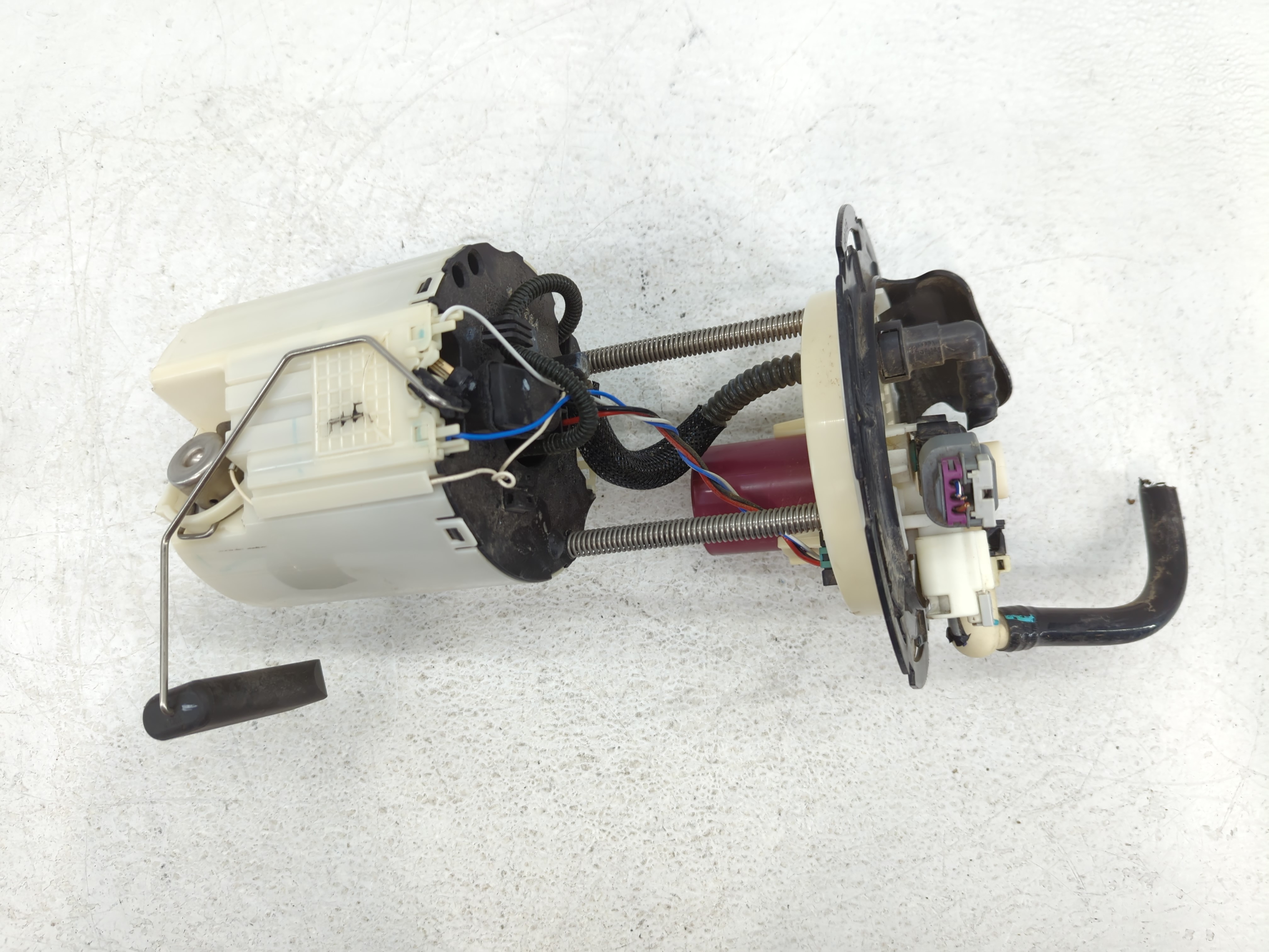 Suzuki Verona Electrical Gas Fuel Pump Assembly 720385 - Oemusedautoparts1.com