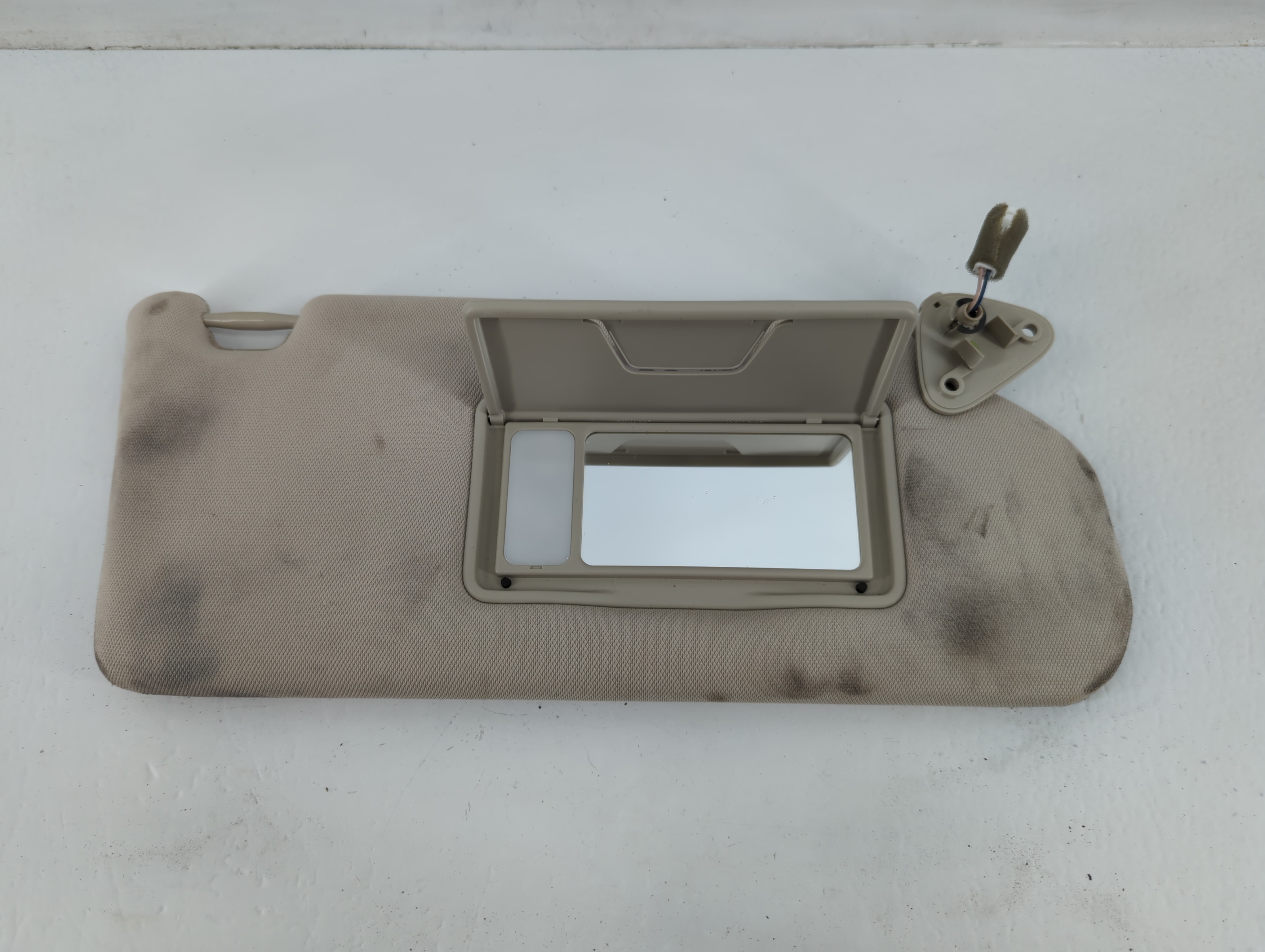 2020 Mitsubishi Outlander Driver Sun Visor Mirror Left Sunvisor Grey 720533 - Oemusedautoparts1.com