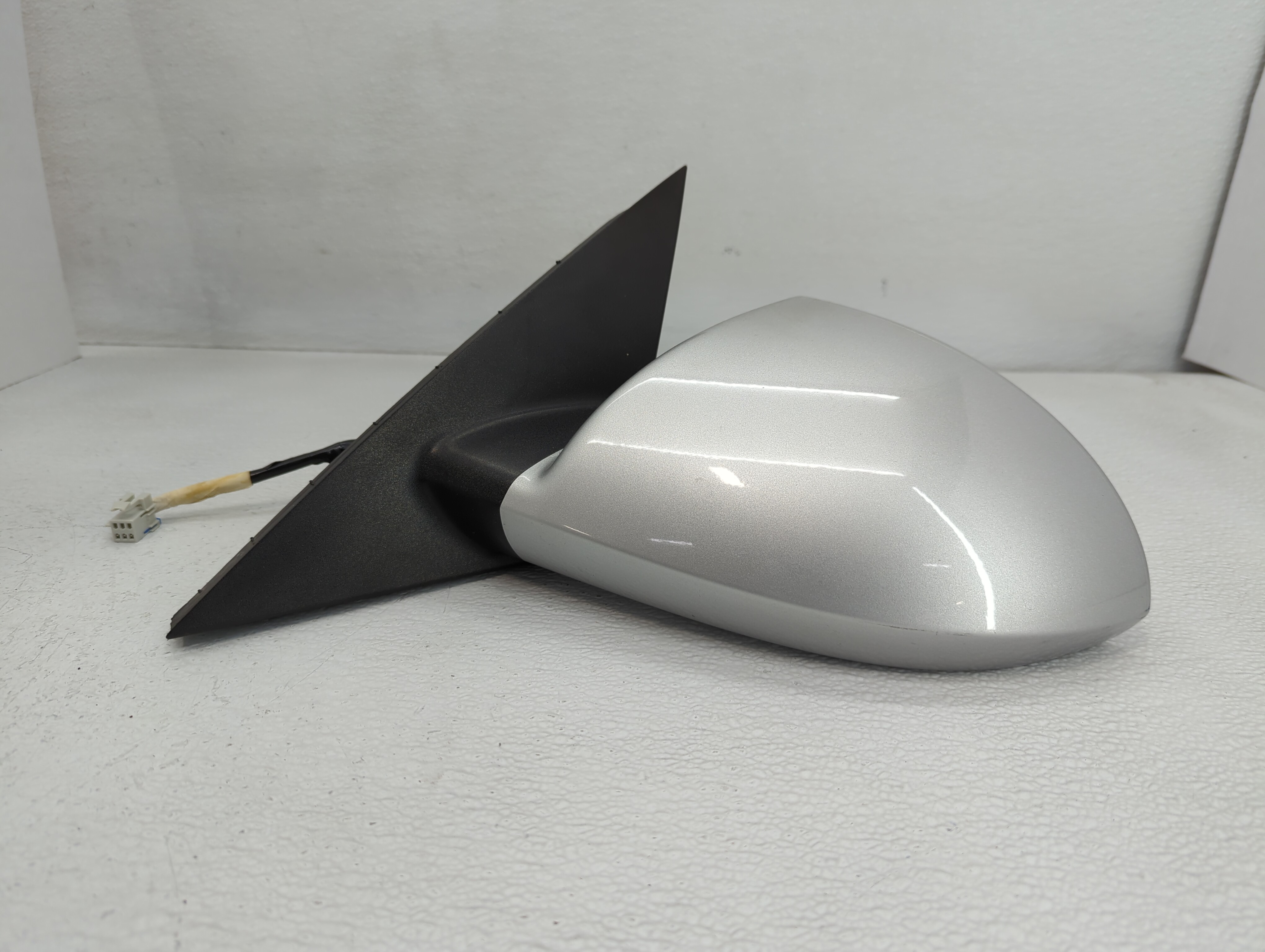 Picture of 2006-2016 Chevrolet Impala Driver Left Side View Power Door Mirror Silver 721757