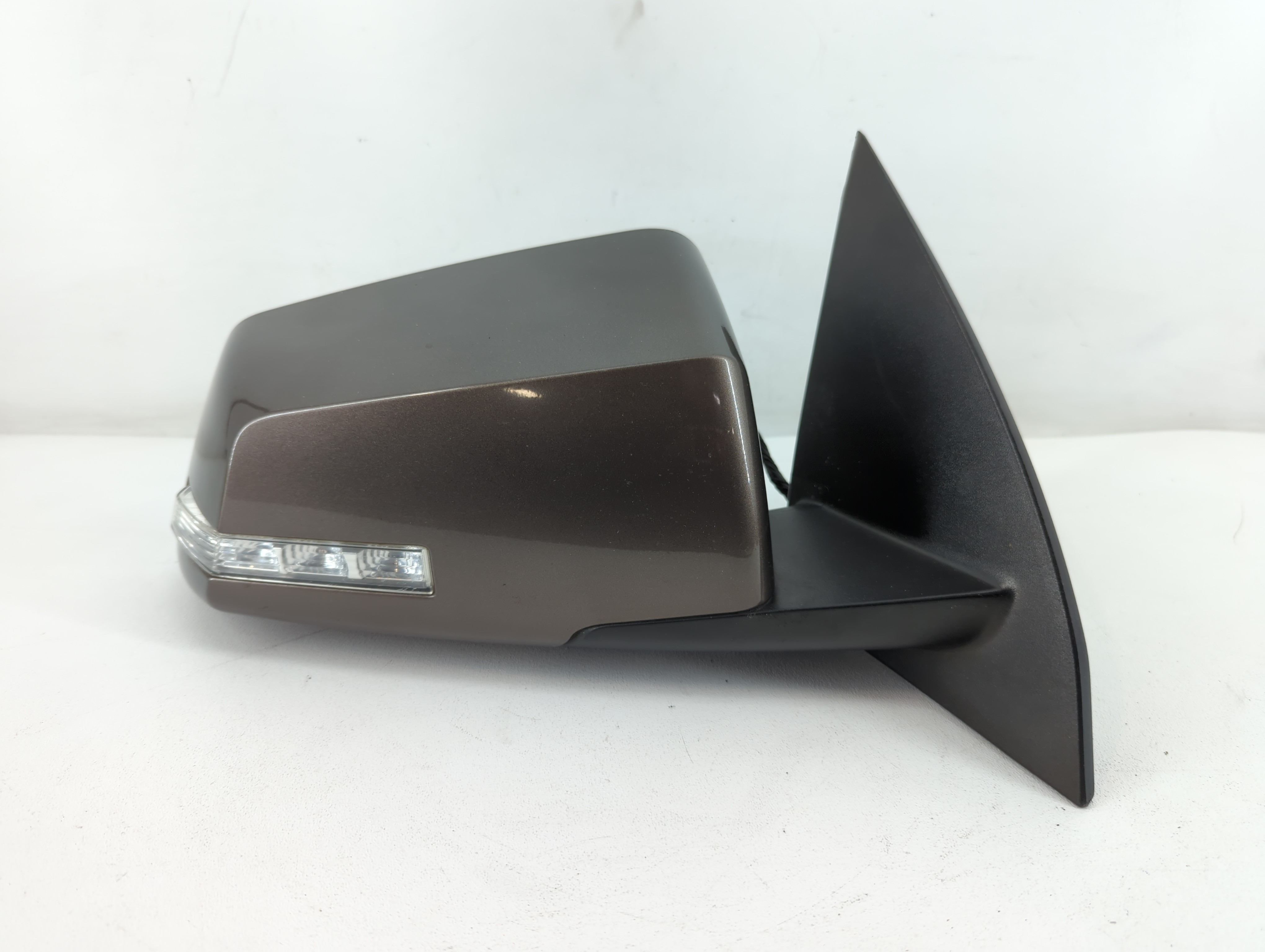 2008 Saturn Outlook Passenger Right Side View Power Door Mirror Dark Tan 722208 - Oemusedautoparts1.com