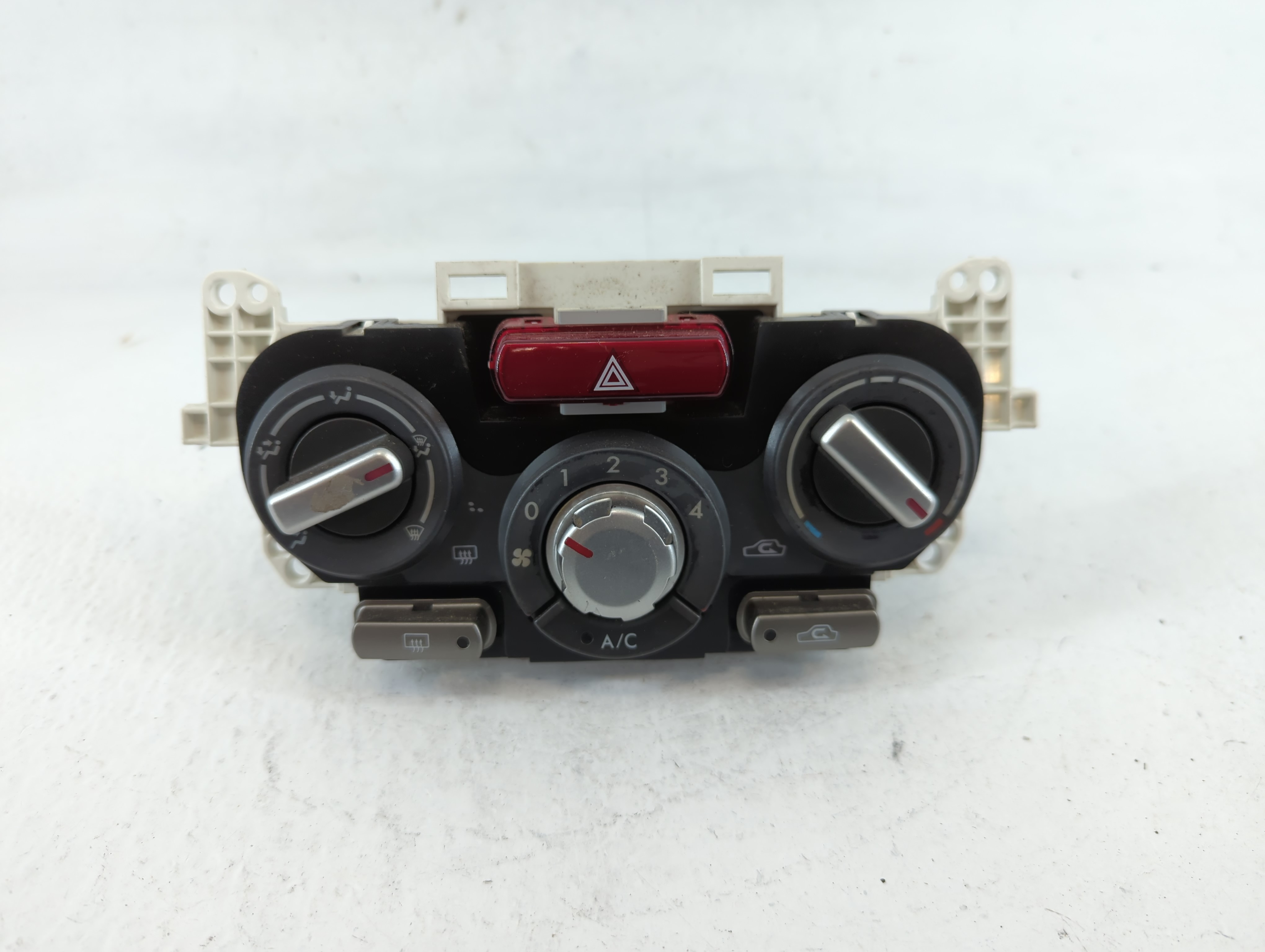 2009 Subaru Forester Ac Heater Climate Control 72311sc050 722973 - Oemusedautoparts1.com