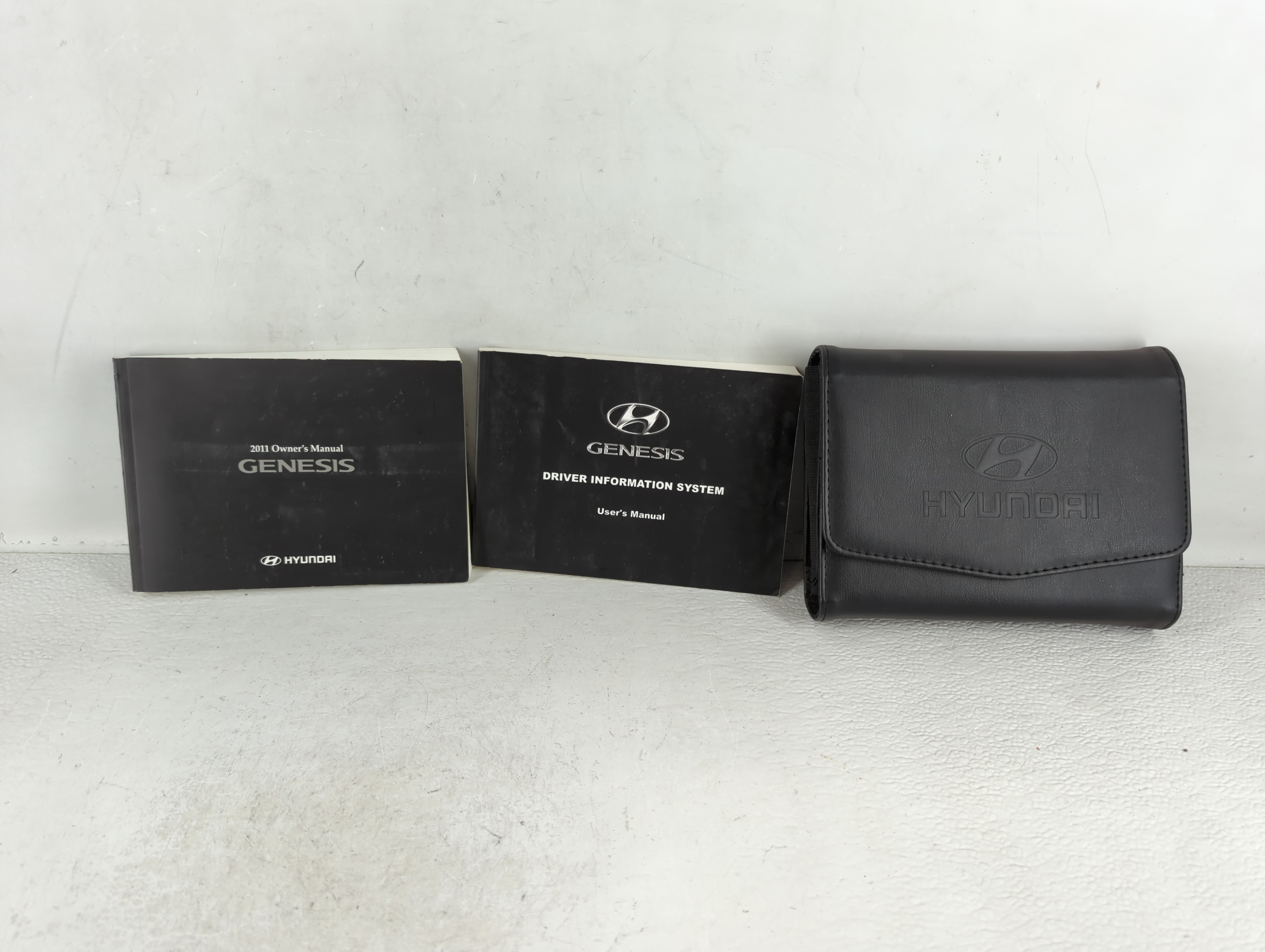 2011 Hyundai Genesis Owners Manual Book Guide 723275 - Oemusedautoparts1.com
