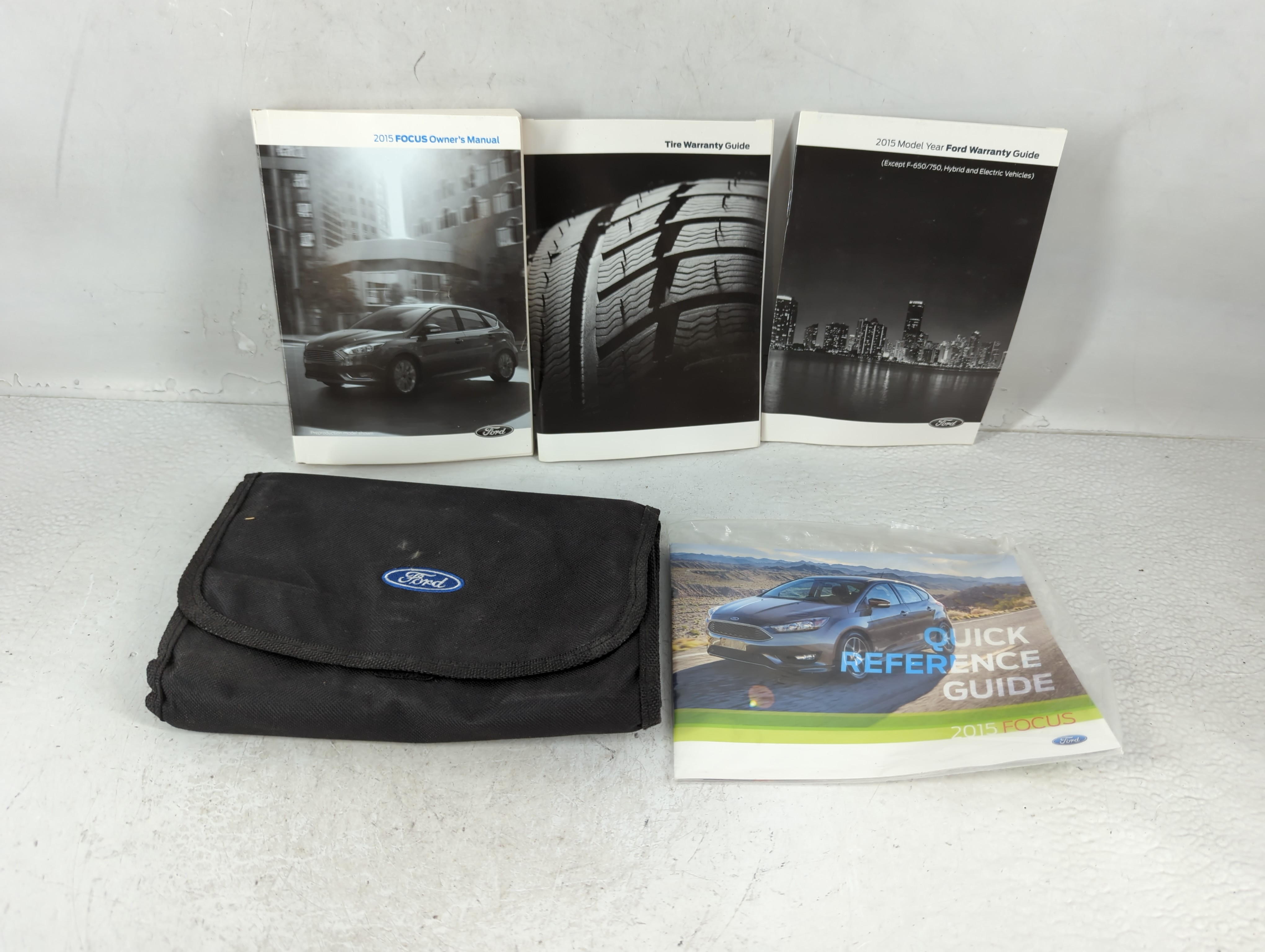Picture of 2015 Ford Focus Owners Manual Book Guide 723610