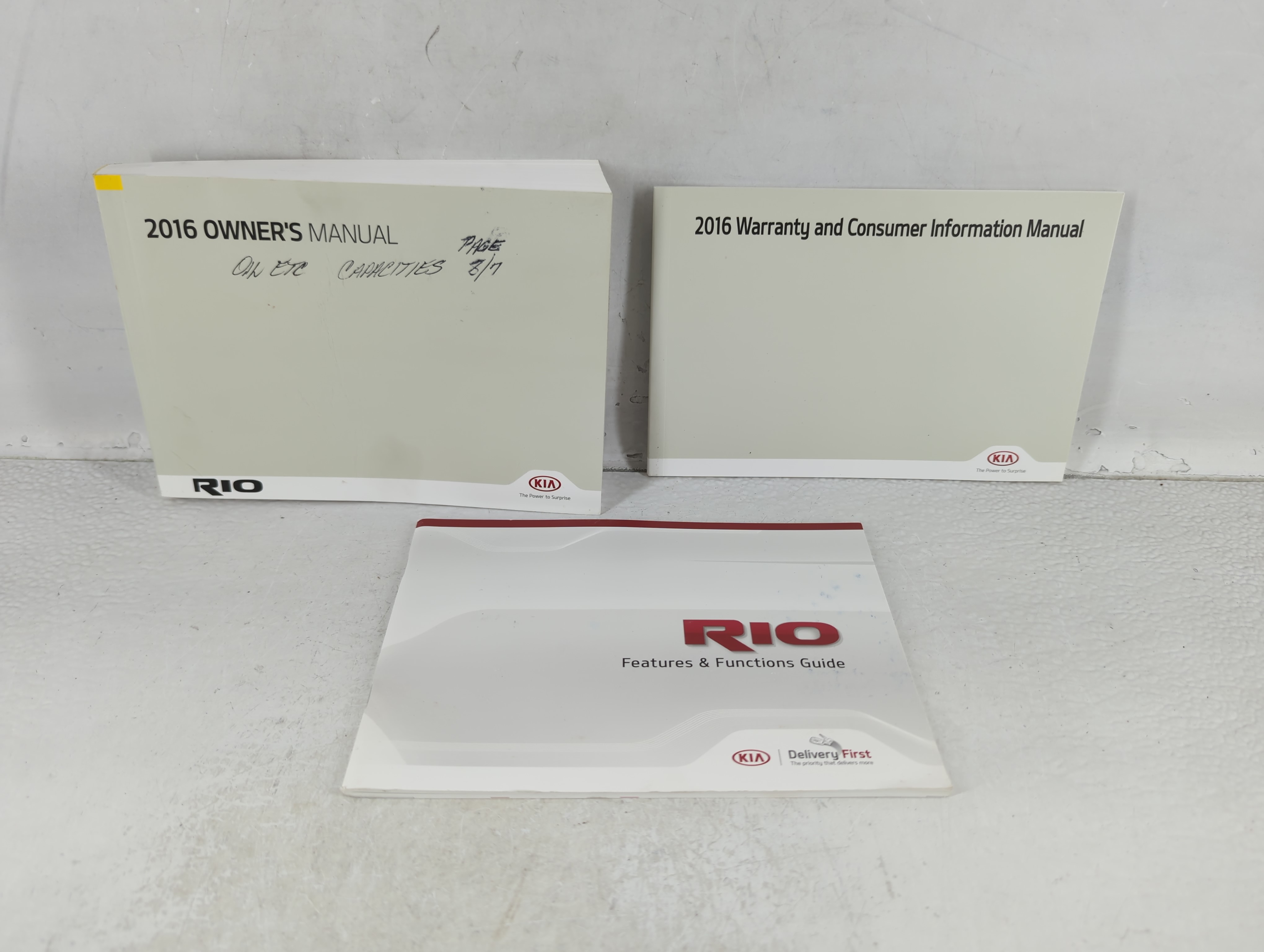 2016 Kia Rio Owners Manual Book Guide 723670 - Oemusedautoparts1.com