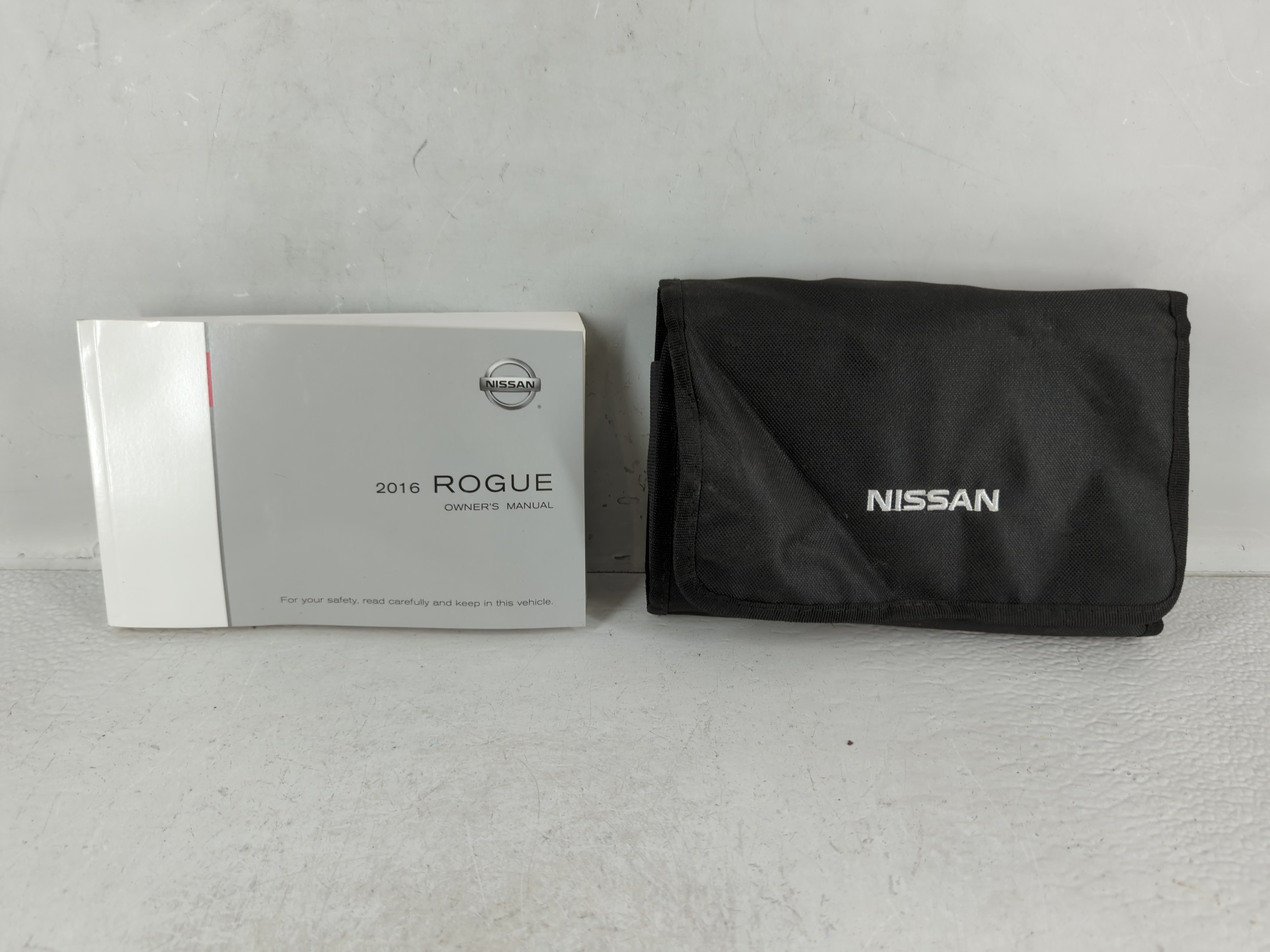 Picture of 2016 Nissan Rogue Owners Manual Book Guide 723698