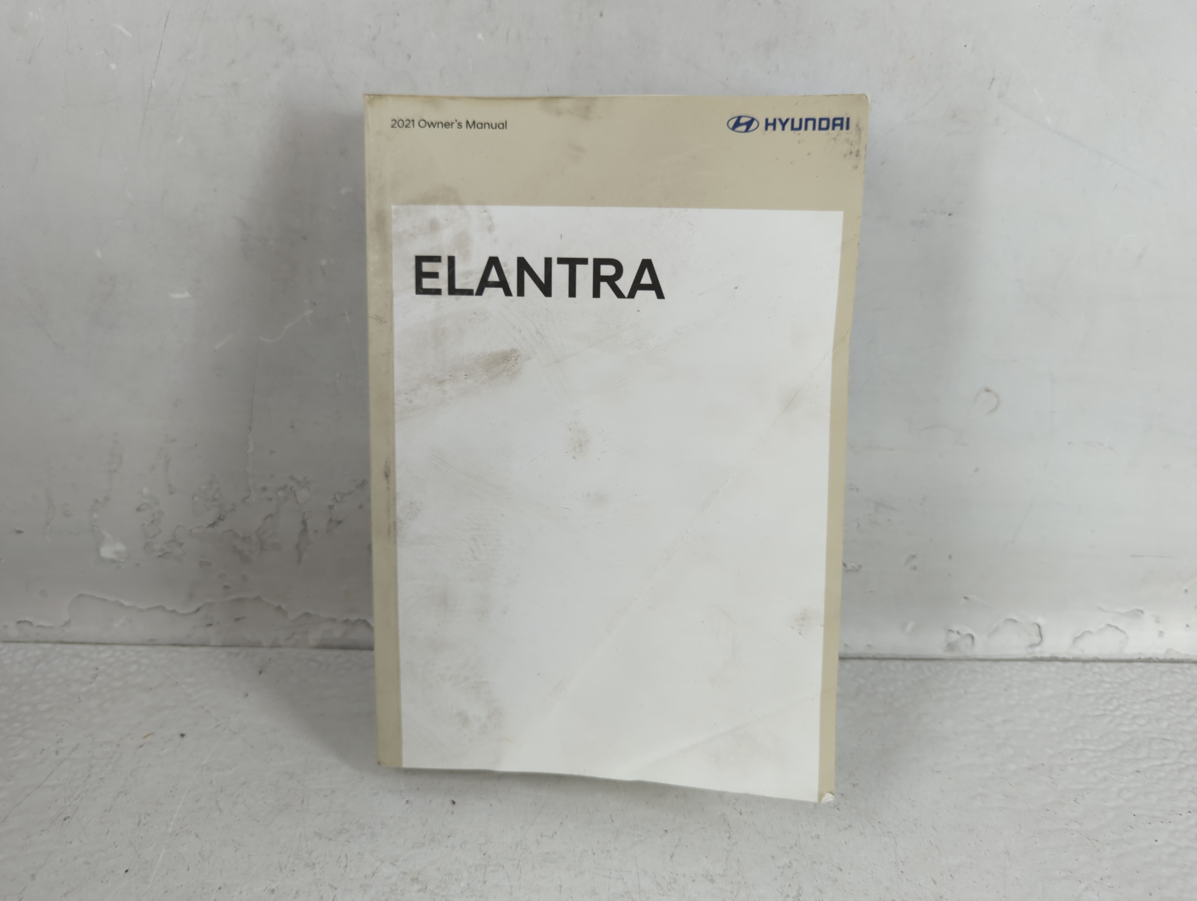 Picture of 2021 Hyundai Elantra Owners Manual Book Guide 723750