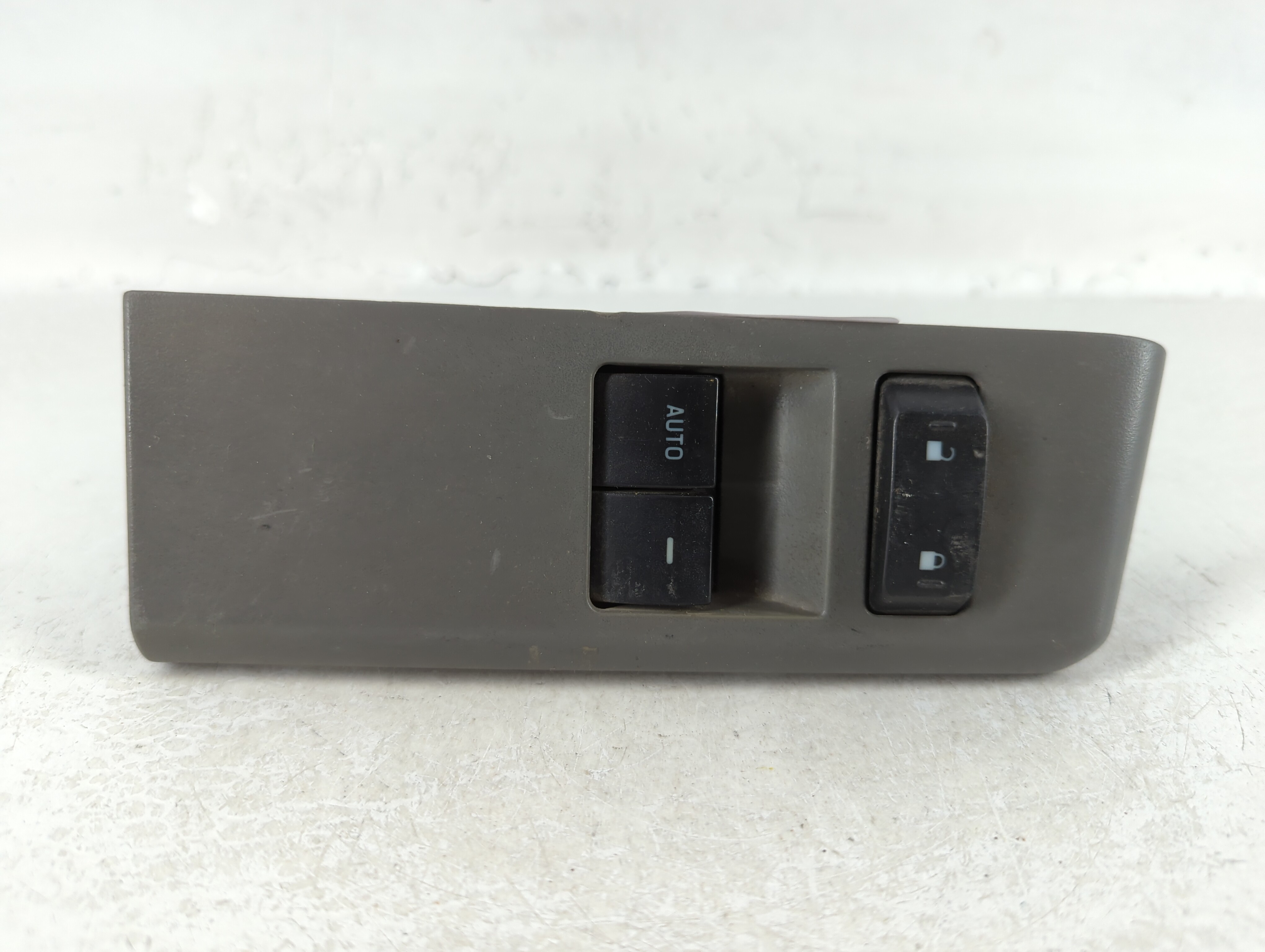 Picture of Mercedes-benz E350 Driver Left Door Master Power Window Switch 724151