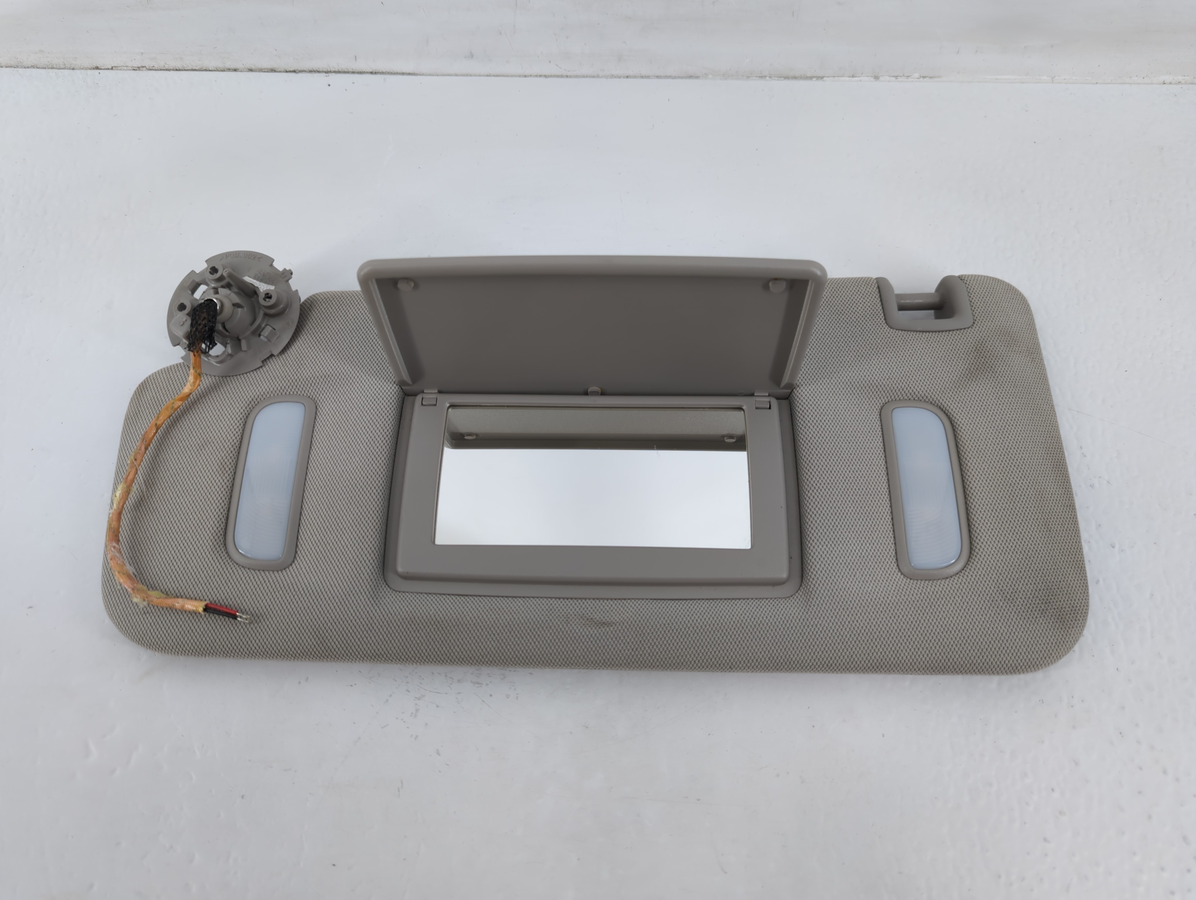 Picture of 2010-2014 Cadillac Srx Driver Sun Visor Mirror Left Sunvisor Grey 724392