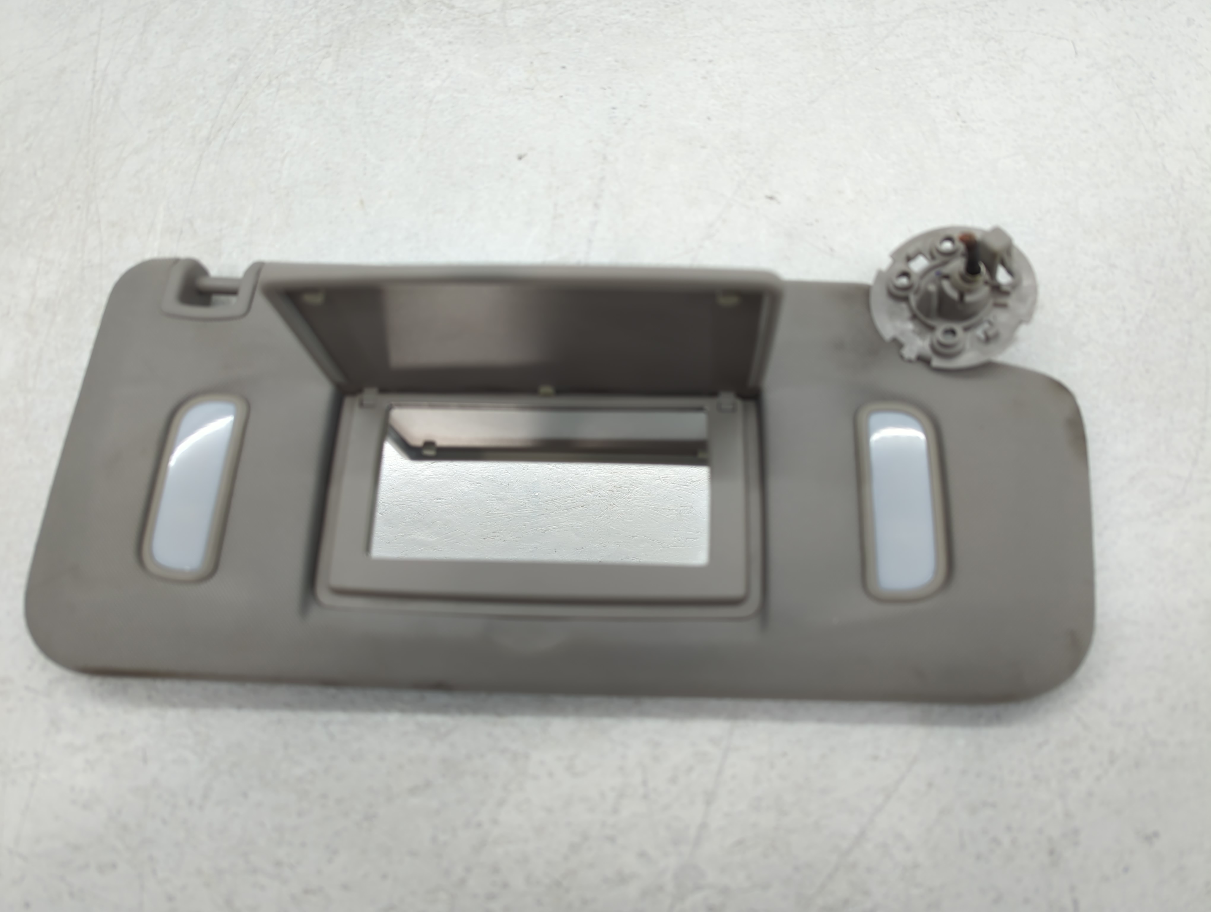 Picture of Chevrolet Traverse Passenger Sun Visor Mirror Right Sunvisor Grey 724679