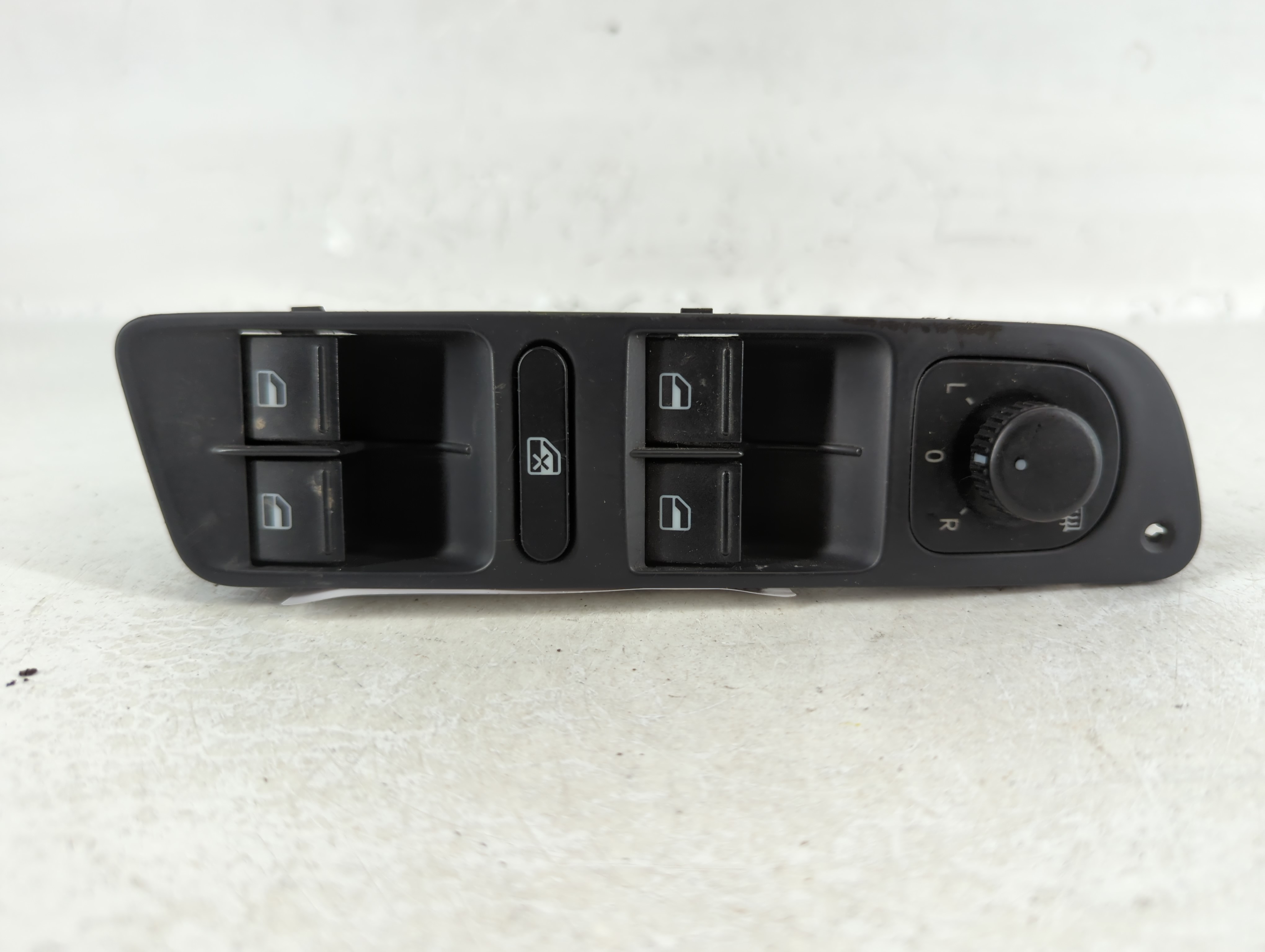 2009-2018 Volkswagen Tiguan Driver Left Door Master Power Window Switch 725048 - Oemusedautoparts1.com