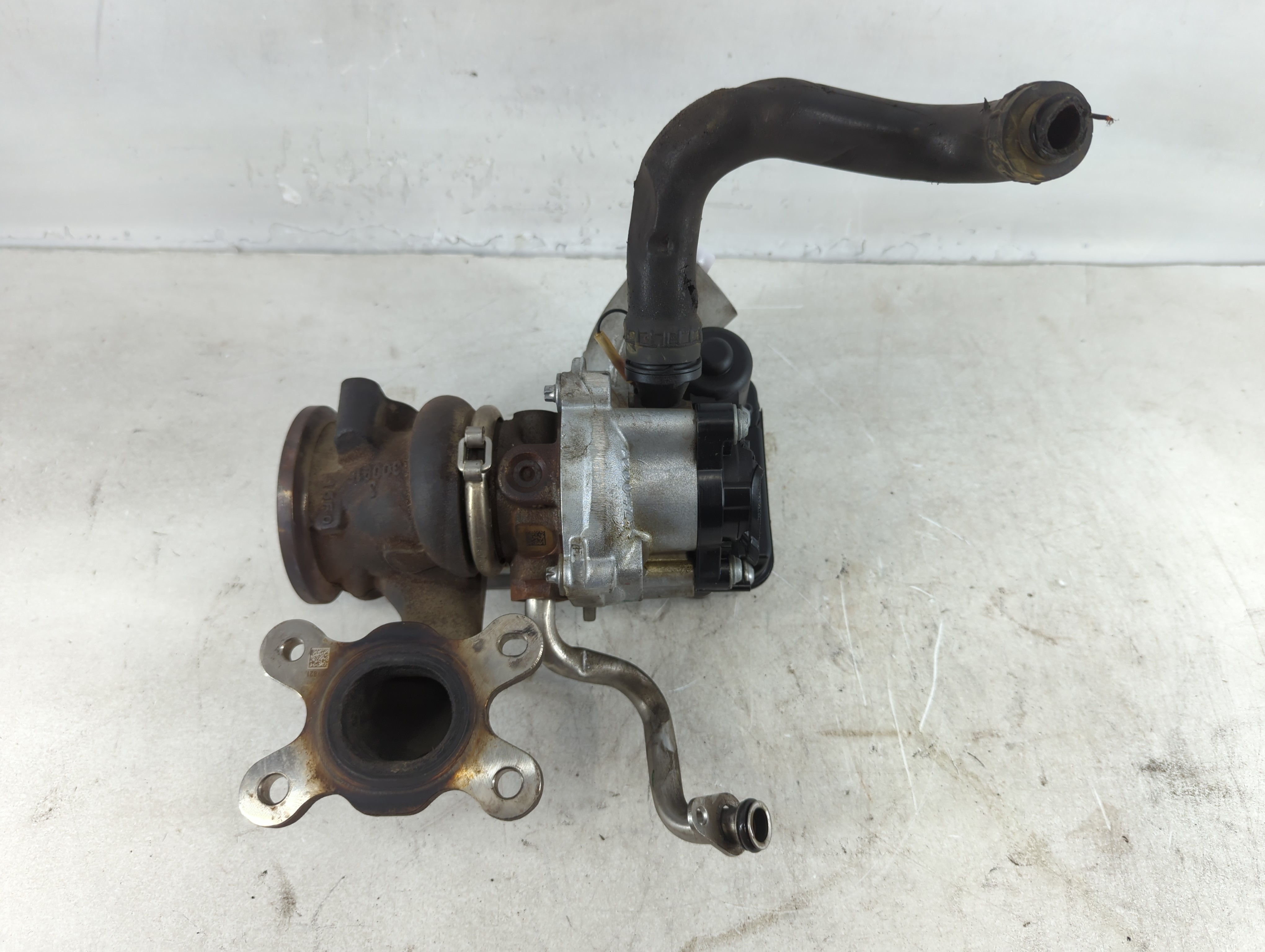 Picture of 2019 Volkswagen Jetta Turbocharger Exhaust Manifold With Turbo Charger 725512