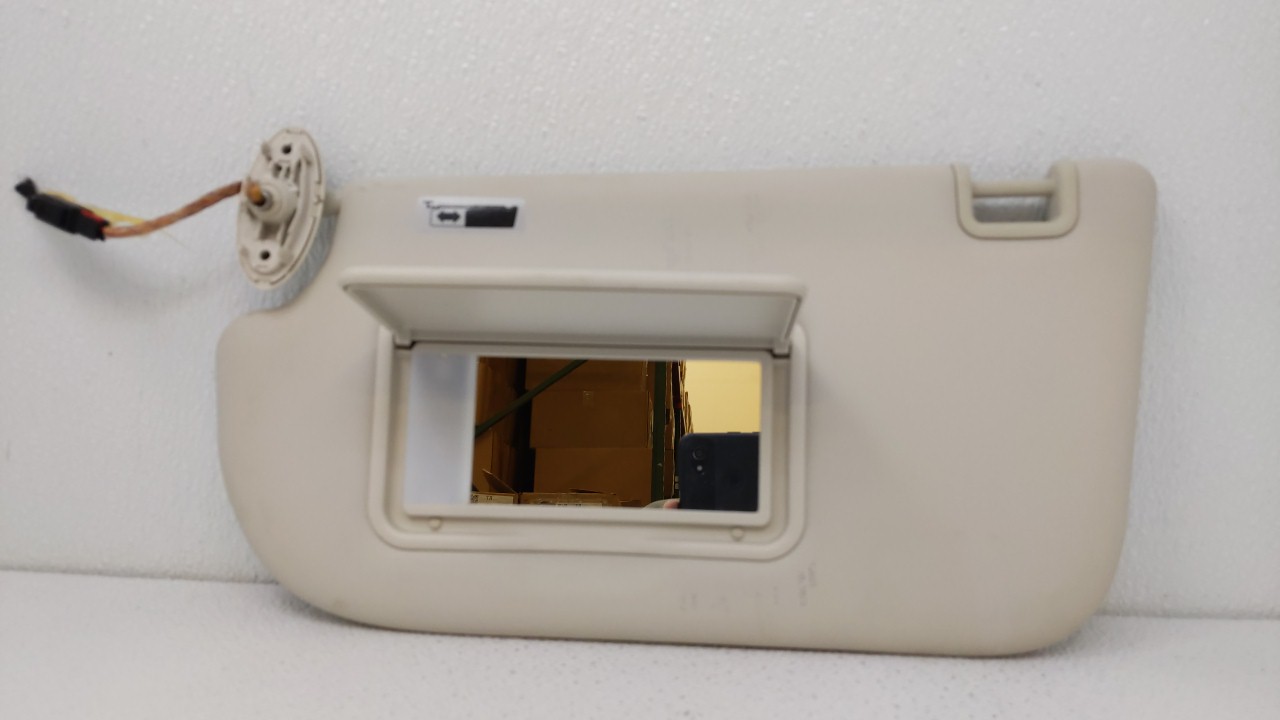 2013-2018 Ford Focus Driver Sun Visor Mirror Left Sunvisor Ivory 73693 - Oemusedautoparts1.com