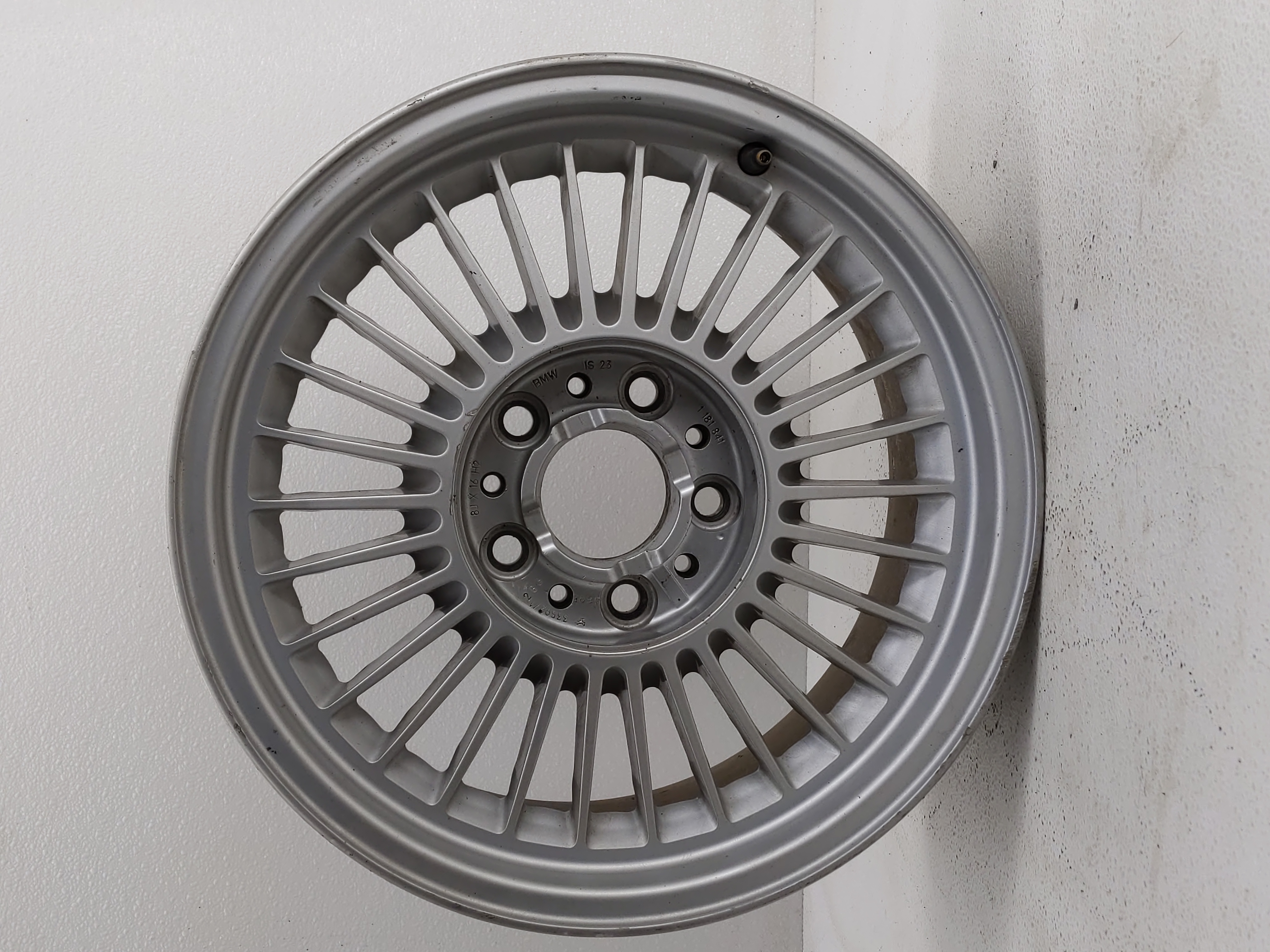 Picture of Bmw 750i Wheel Rim Oem 777439