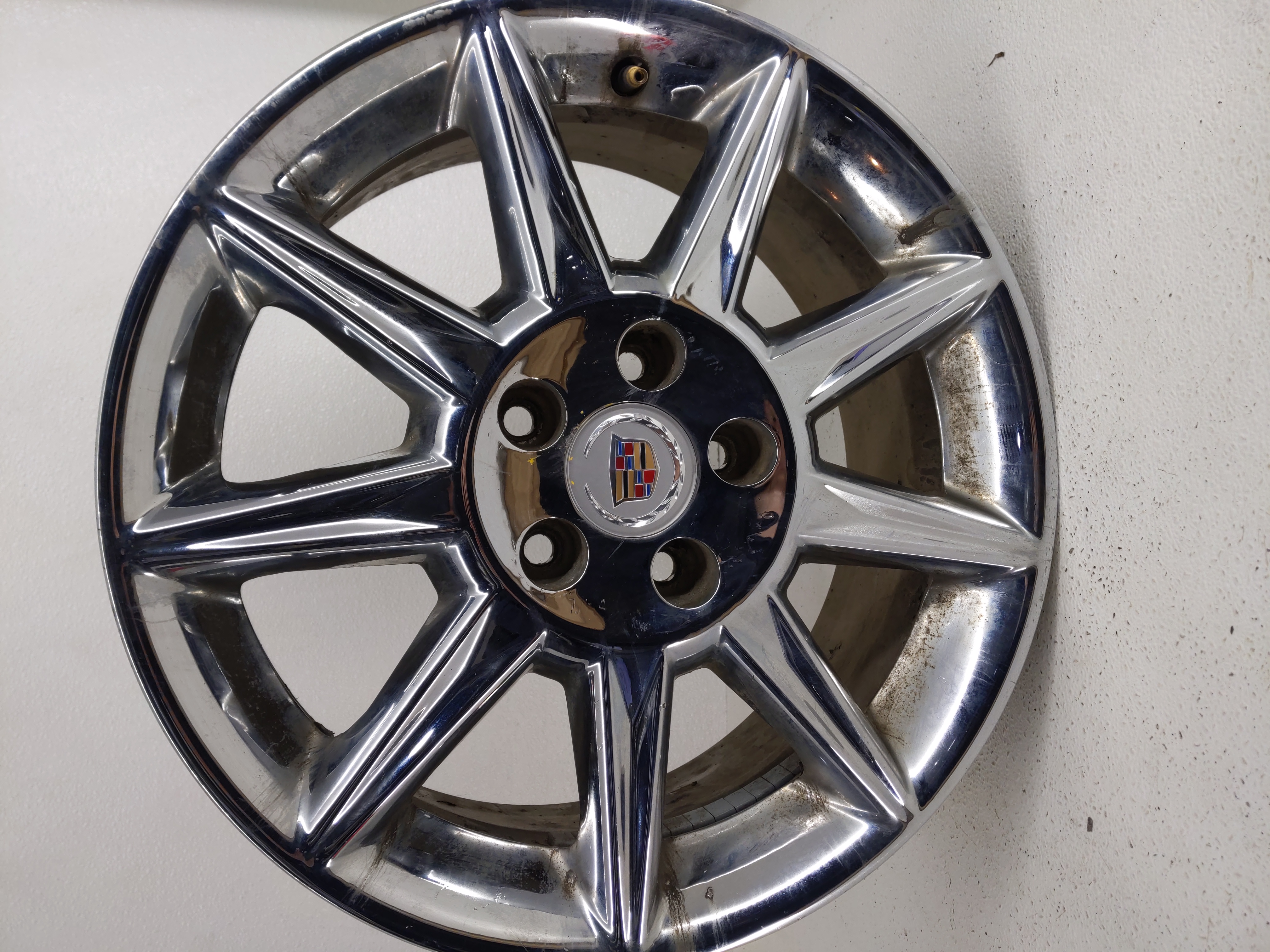 2009-2011 Cadillac Dts Wheel Rim Oem 779290 - Oemusedautoparts1.com