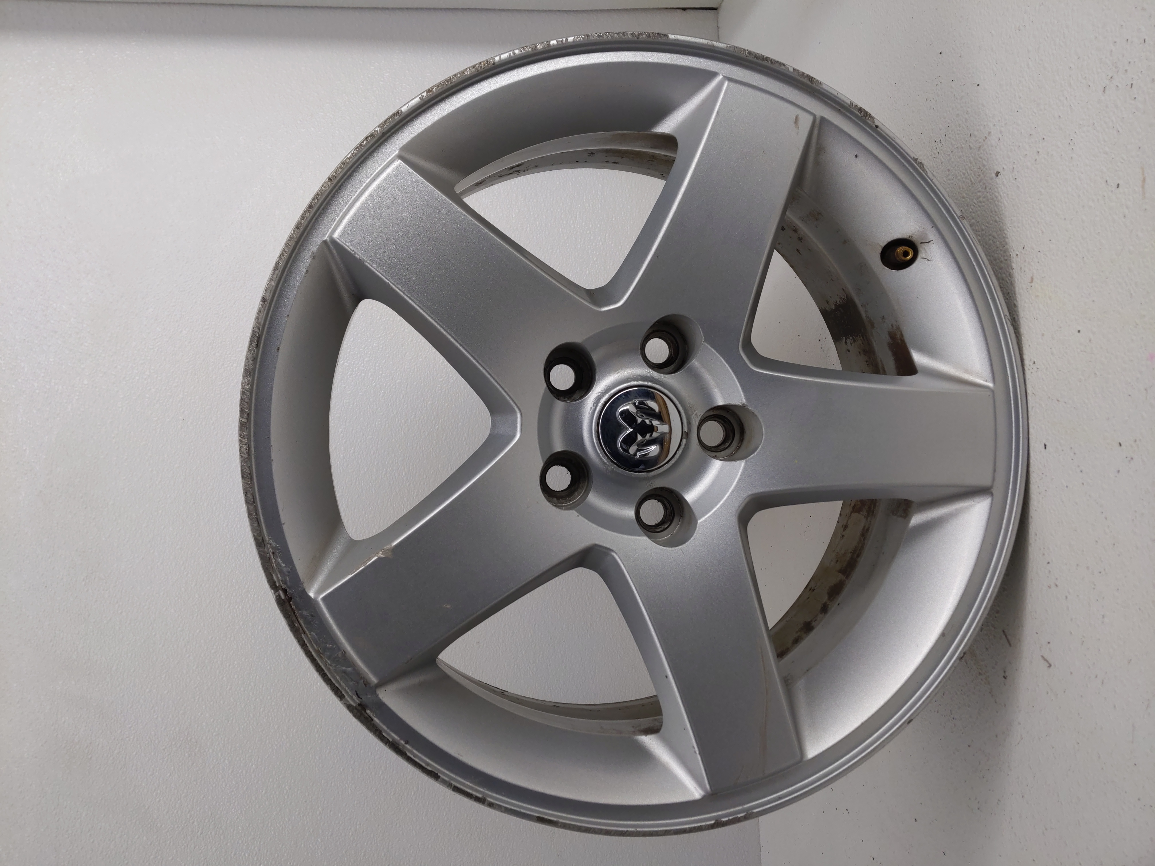 Picture of 2008-2010 Dodge Charger Wheel Rim Oem 779658