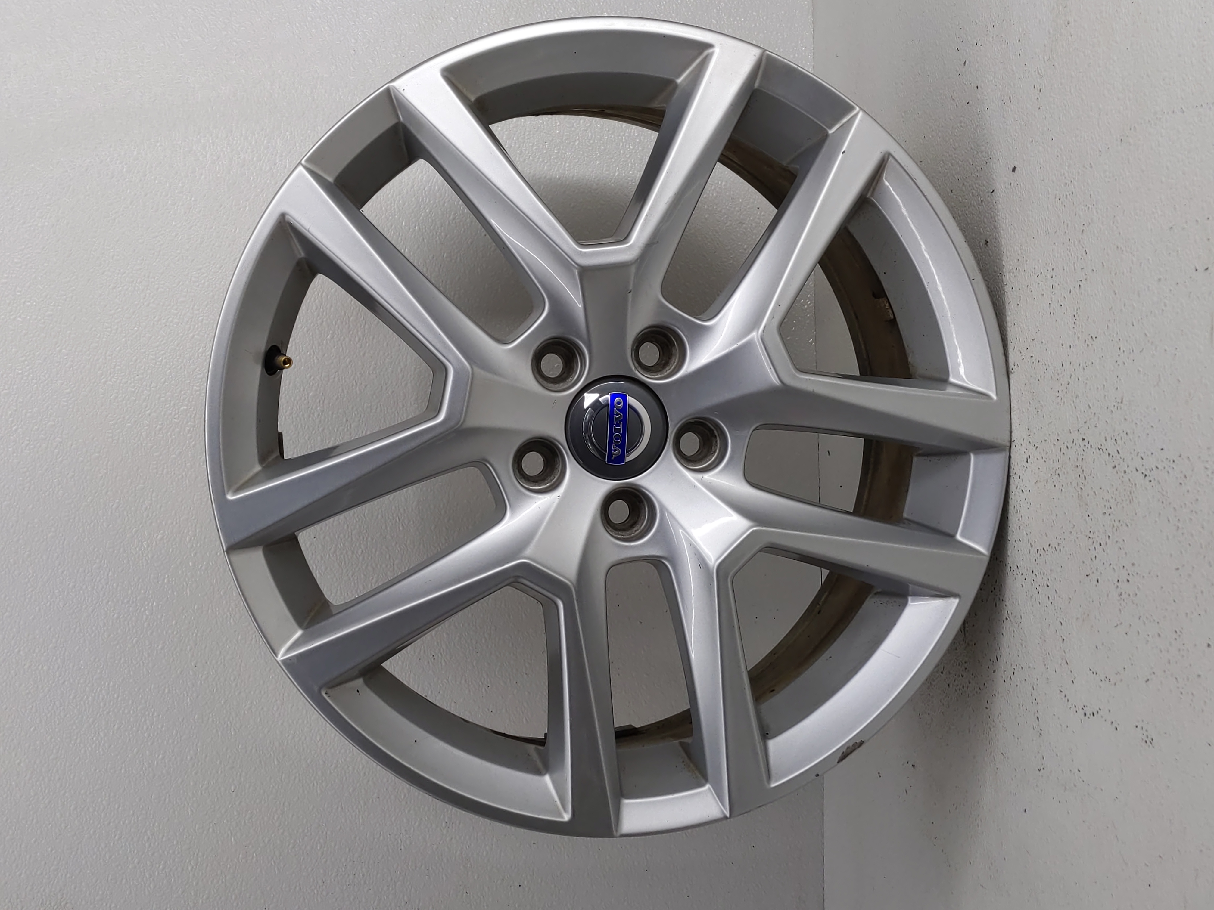 2016-2017 Volvo Xc60 Wheel Rim Oem 803719 - Oemusedautoparts1.com