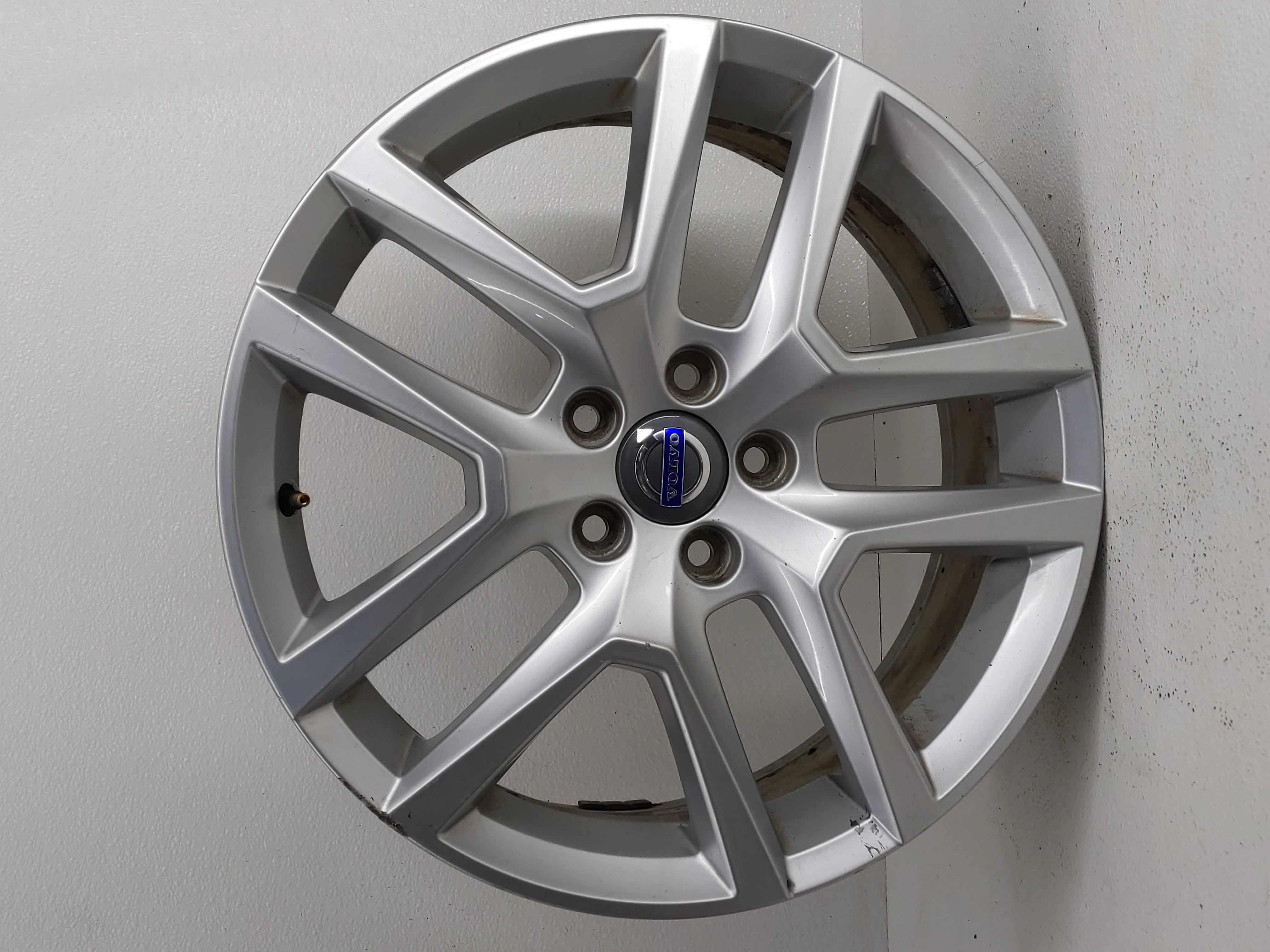 Picture of 2016-2017 Volvo Xc60 Wheel Rim Oem 803720
