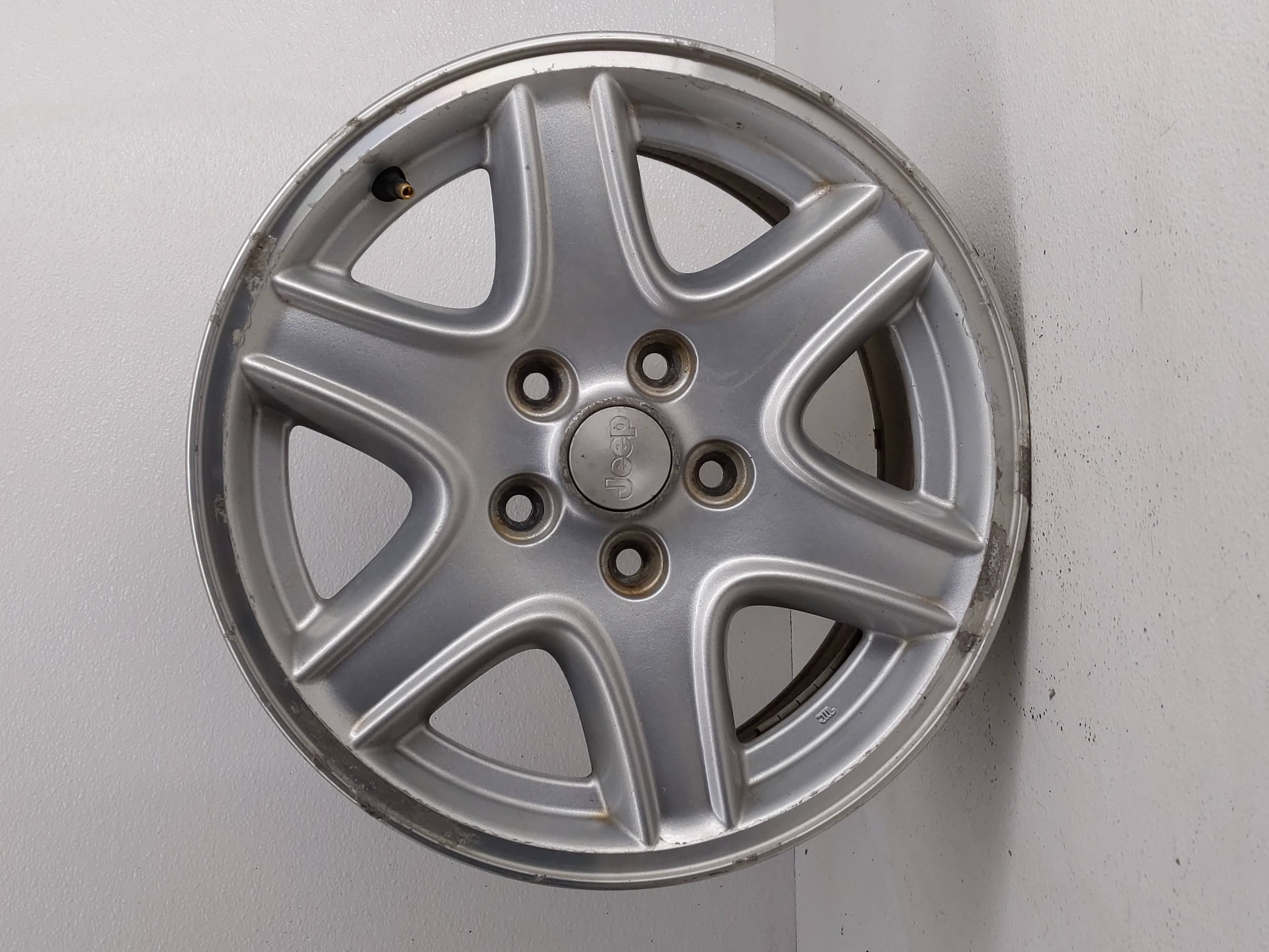 Picture of 2003-2004 Jeep Liberty Wheel Rim Oem 803840
