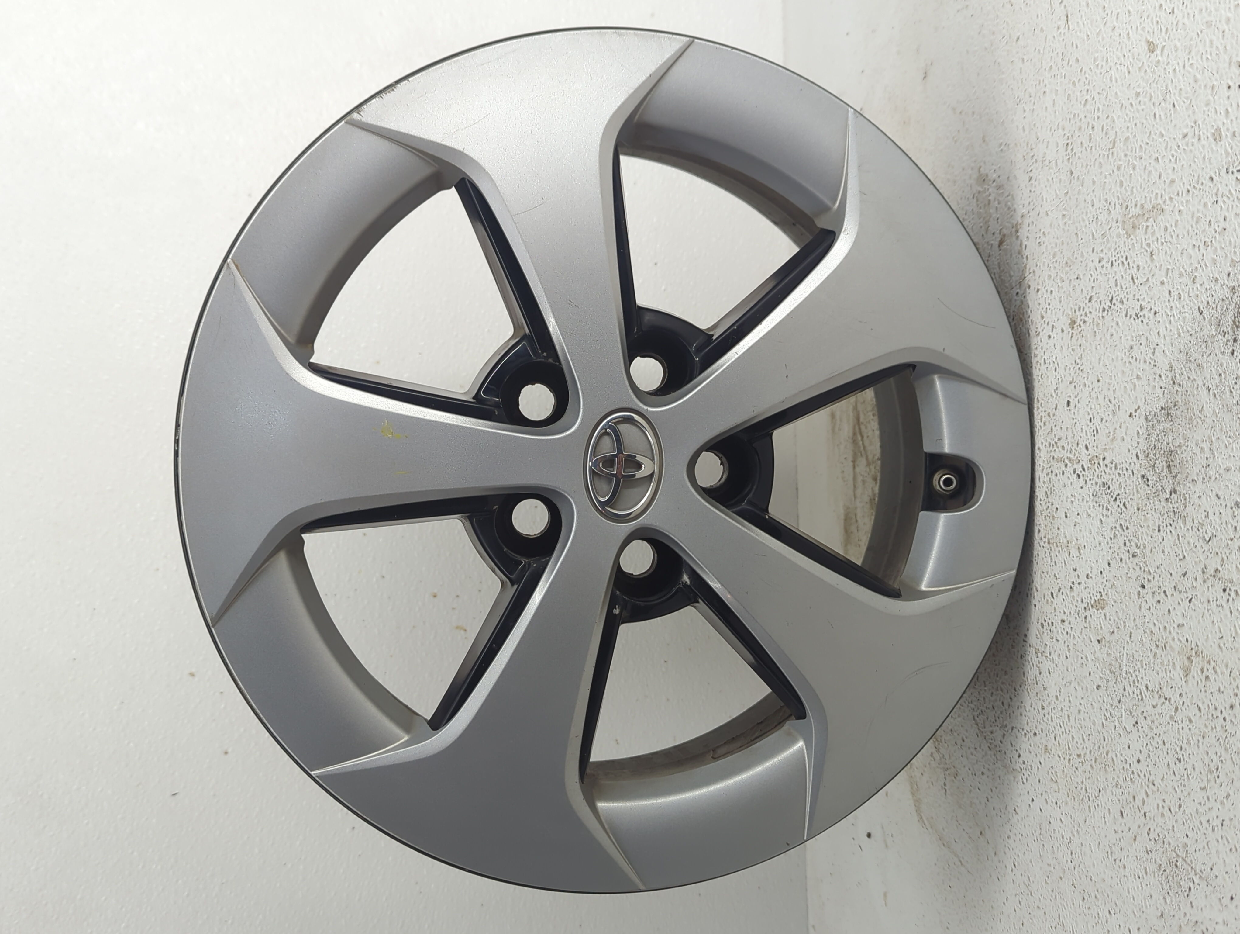 2010-2015 Toyota Prius Wheel Rim Oem 809267 - Oemusedautoparts1.com