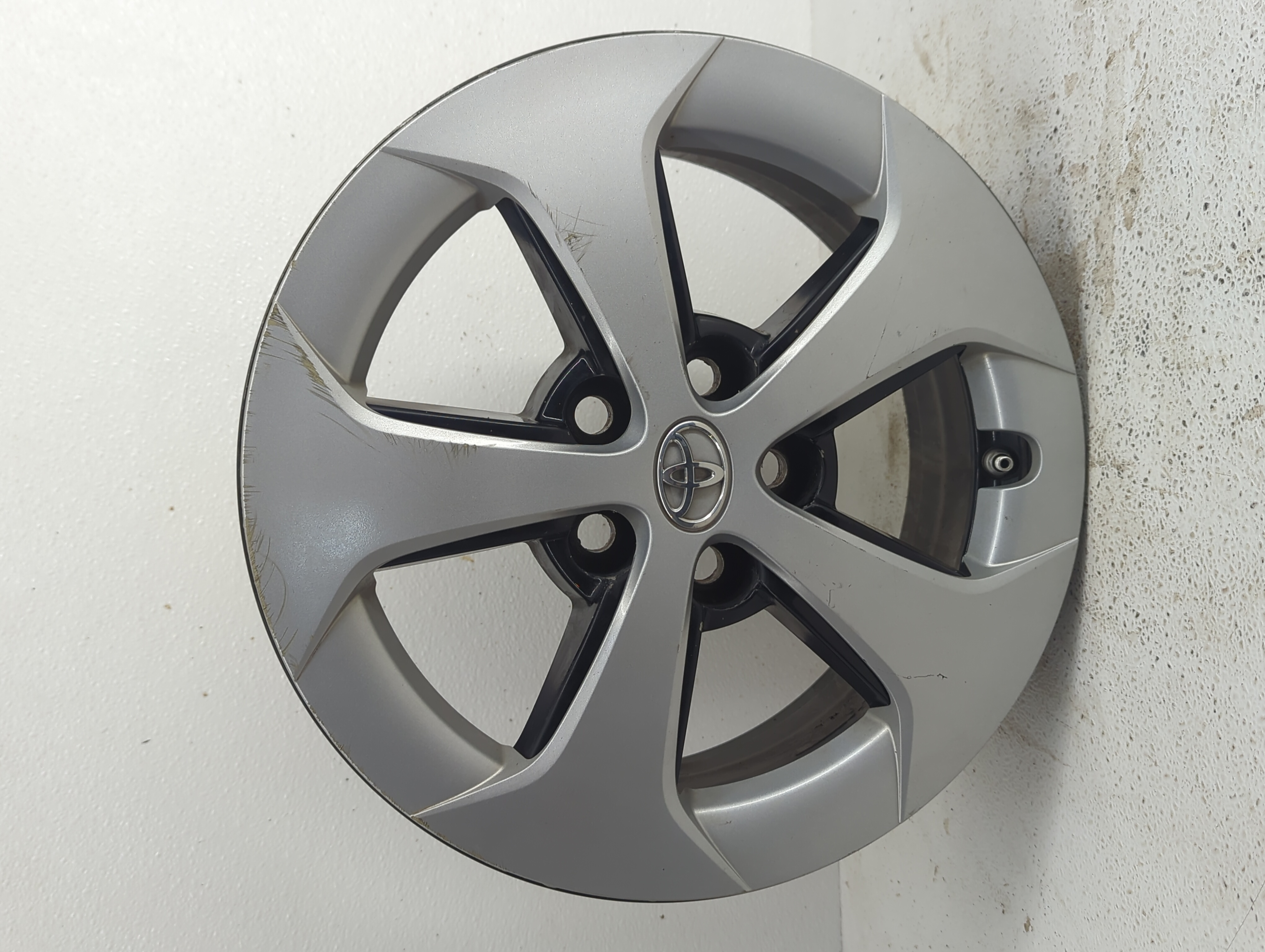 2010-2015 Toyota Prius Wheel Rim Oem 809270 - Oemusedautoparts1.com