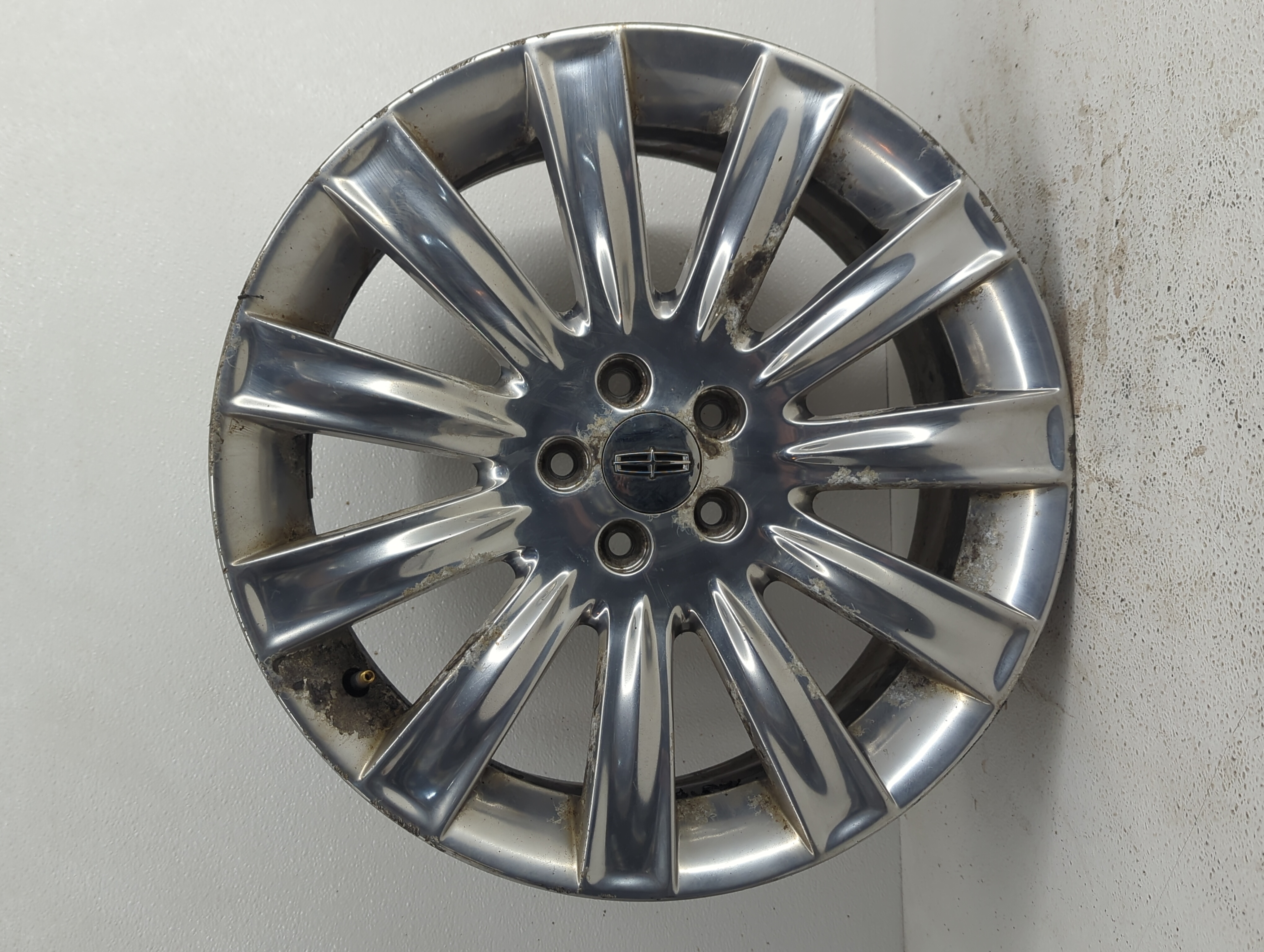 Picture of 2011-2012 Lincoln Mks Wheel Rim Oem 809279